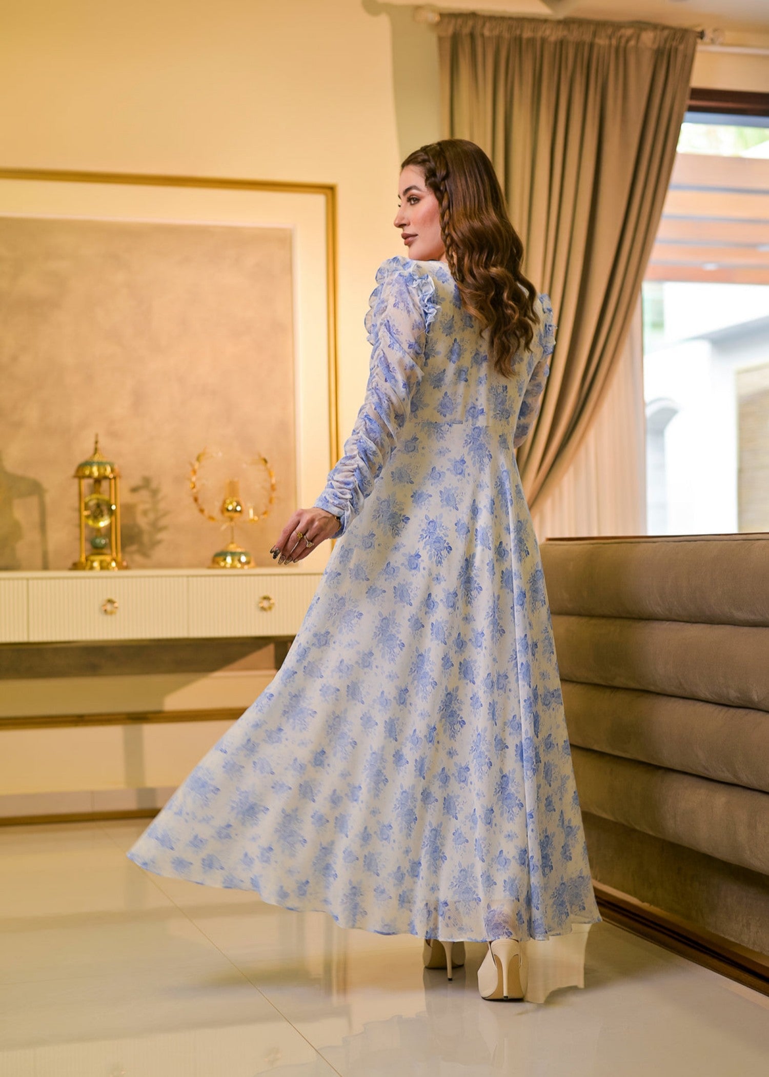 chiffon Maxi in Off-white, blue