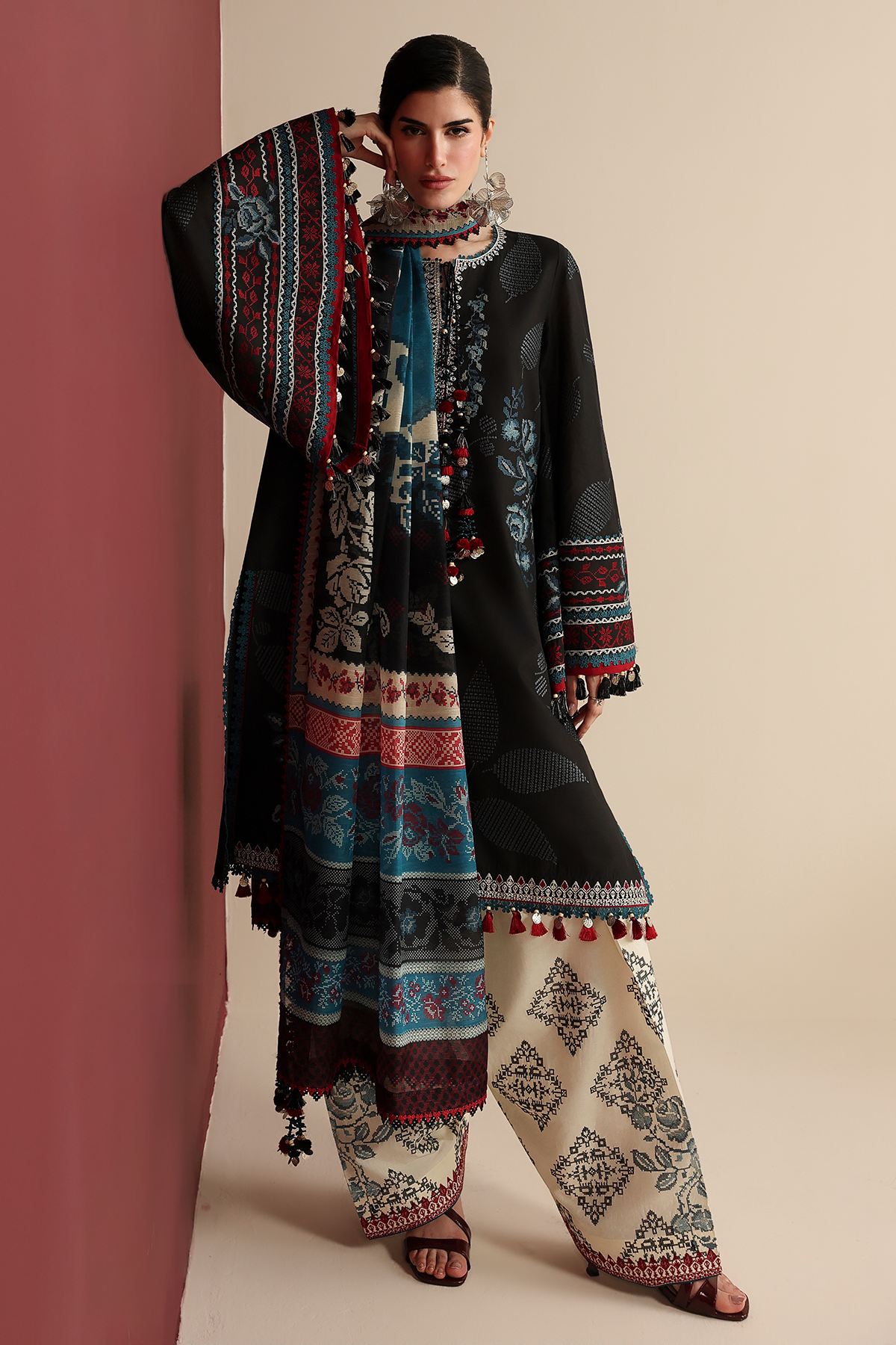 Iris Luxury Festive Lawn – IL26-D05