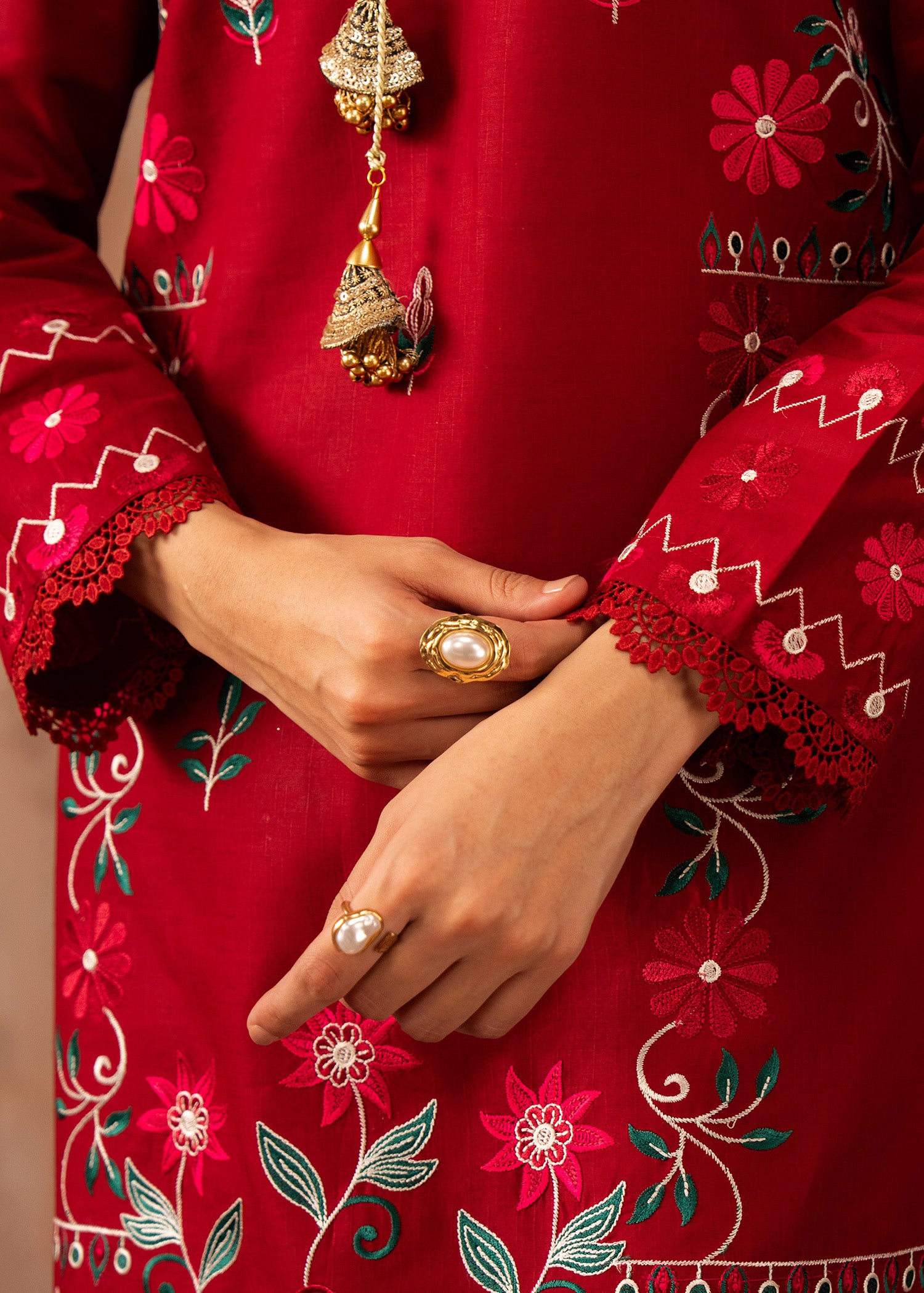 lawn Kurta Set in White, red