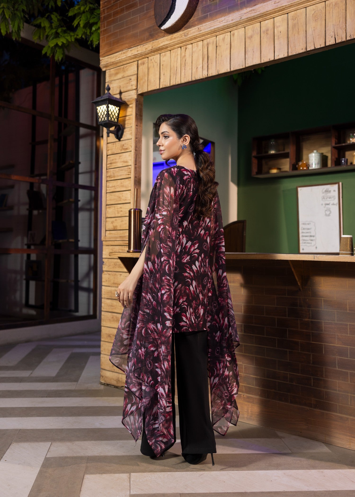 chiffon Kaftan in Black, magenta