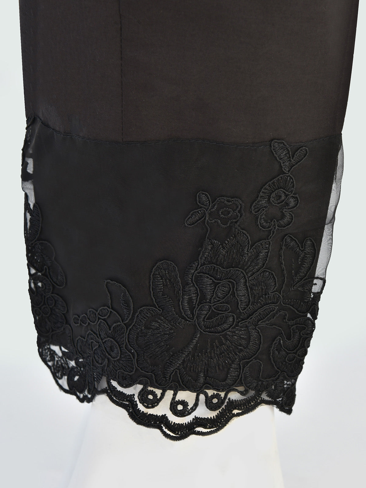 lawn Trousers in Black