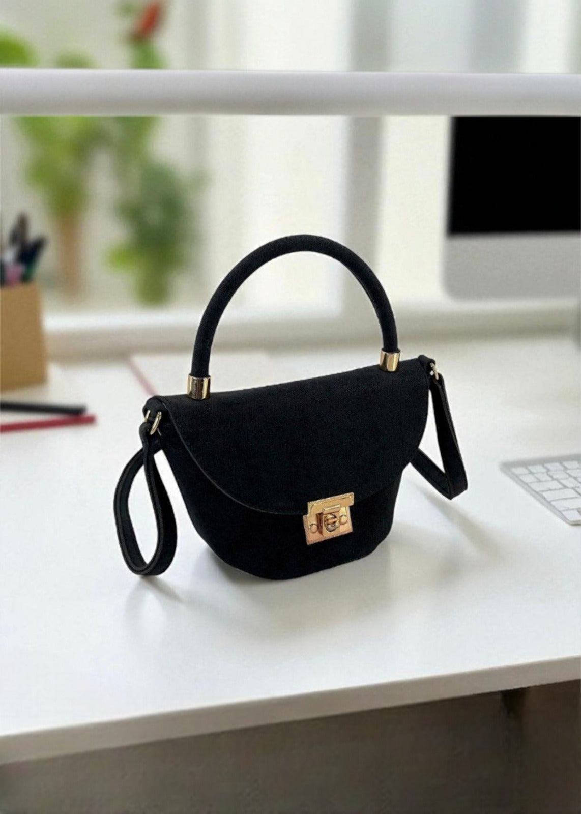 Hand Bag in Black Color by - Trendy Women Hand Bag INB2982