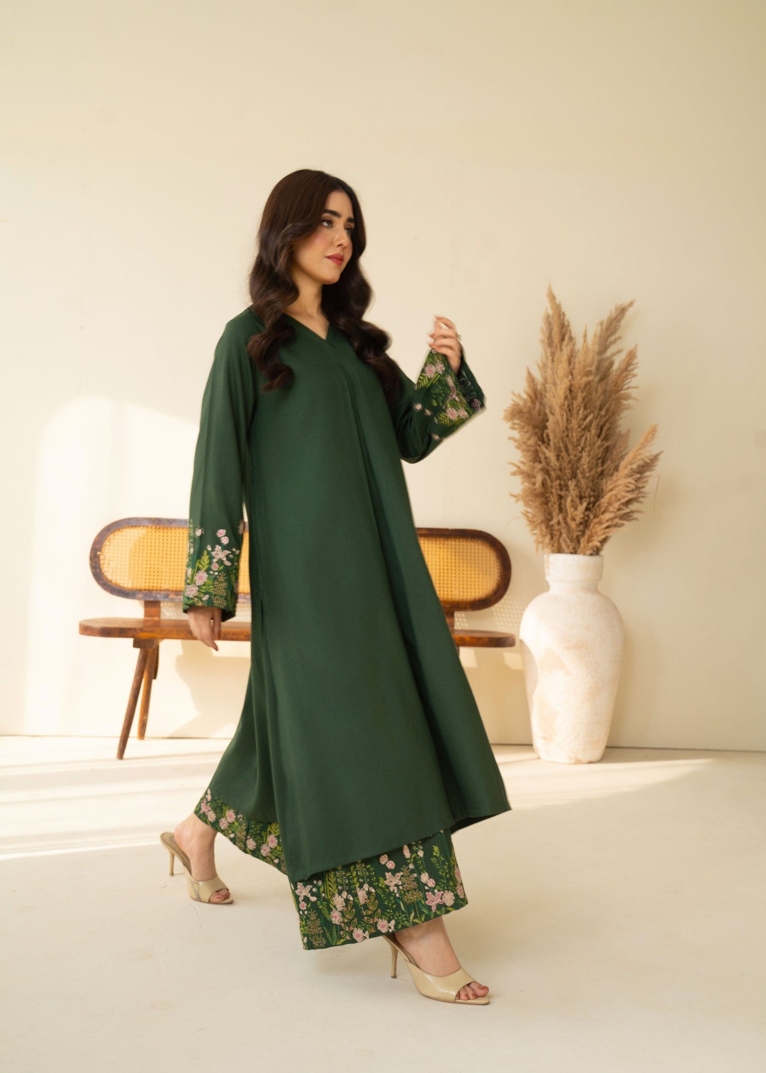 lawn cotton Kurta Set in Bottle green