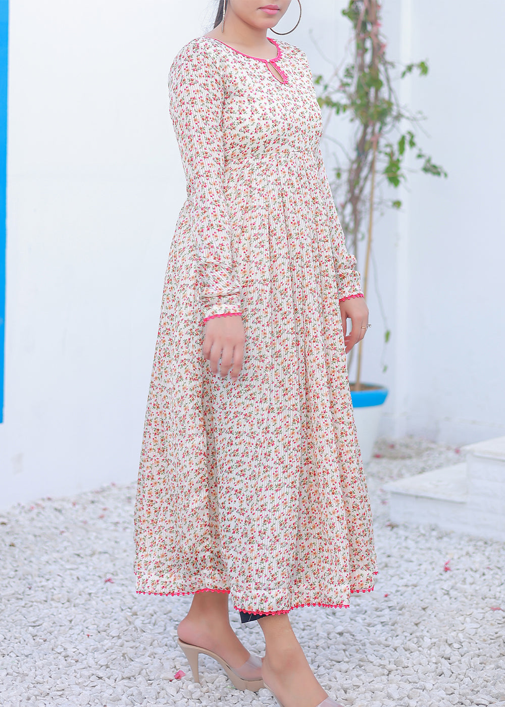 crinkle Maxi in Floral white