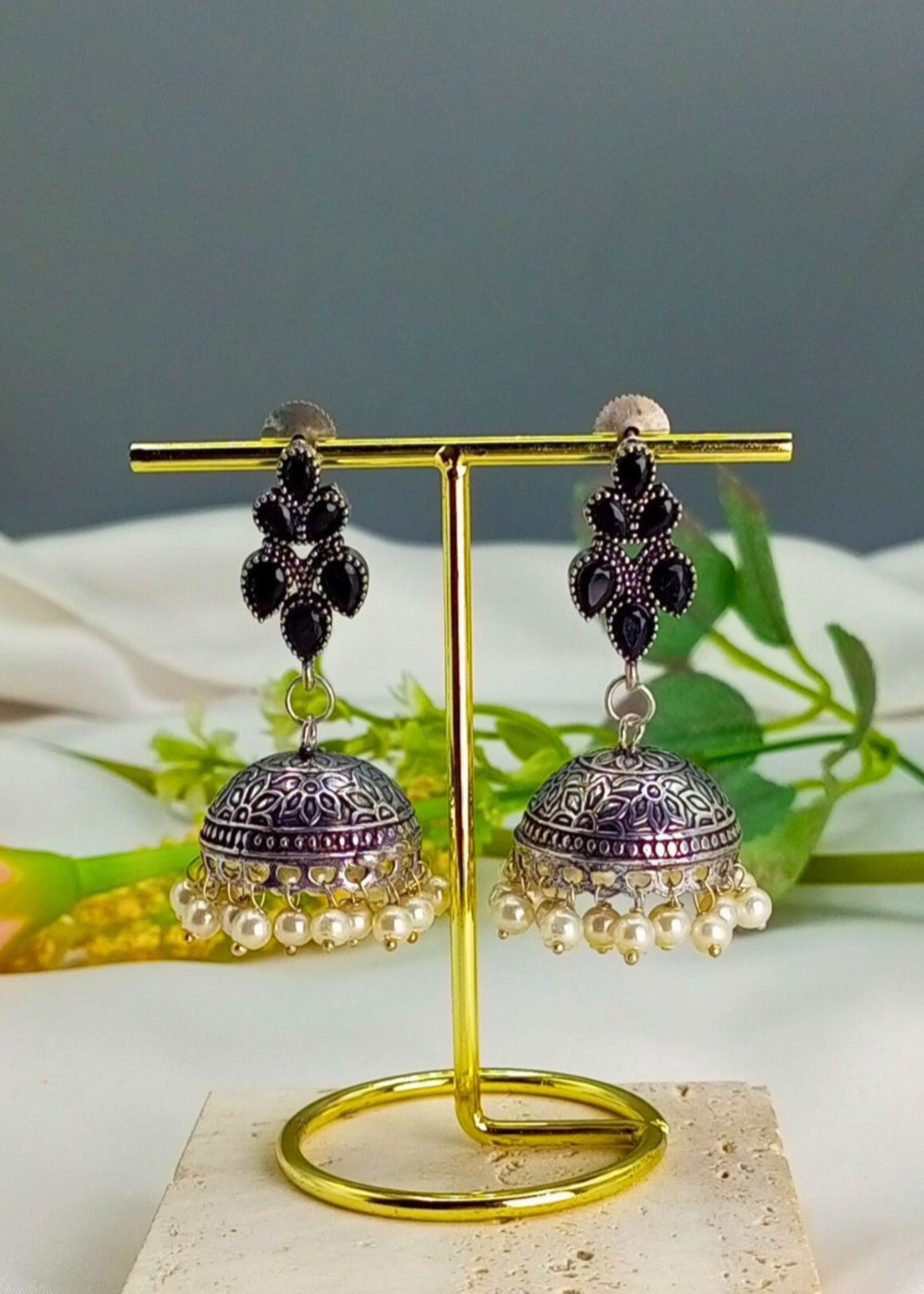Jewelry Set in Black Color by - Trendy Women Jewelry Set XLU1384