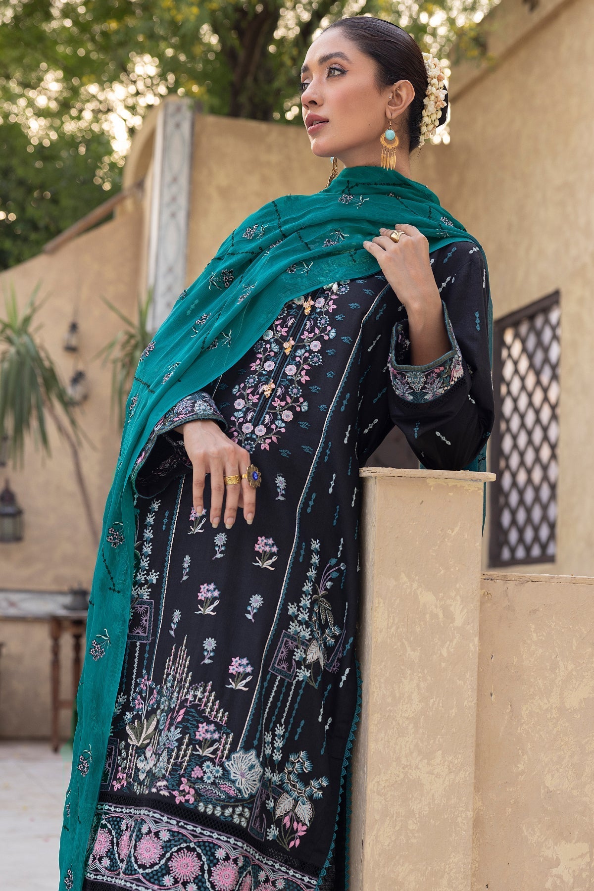karandi Unstitched in Black
