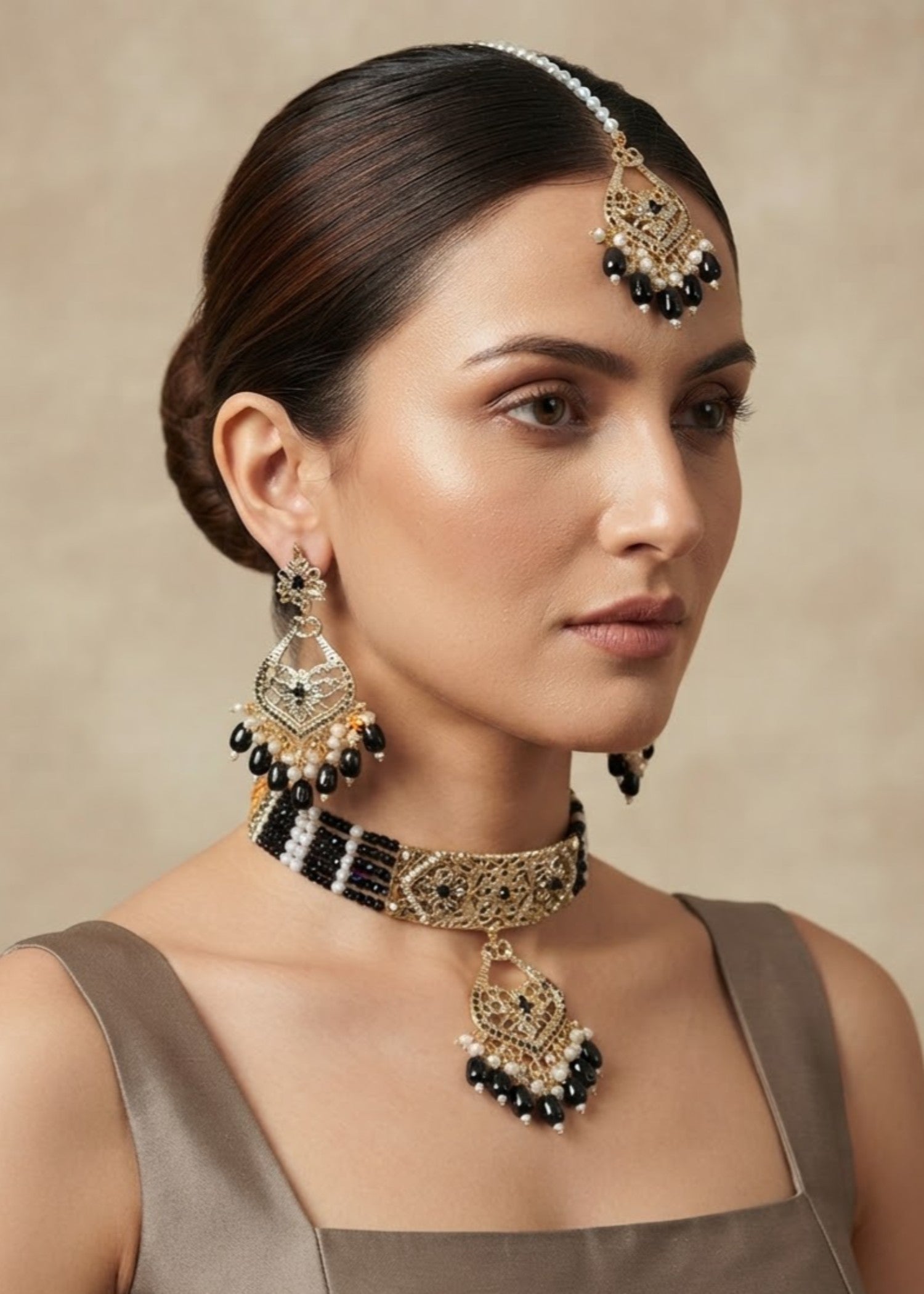 Choker in Champagne, black Color by - Trendy Women Choker DQN3923