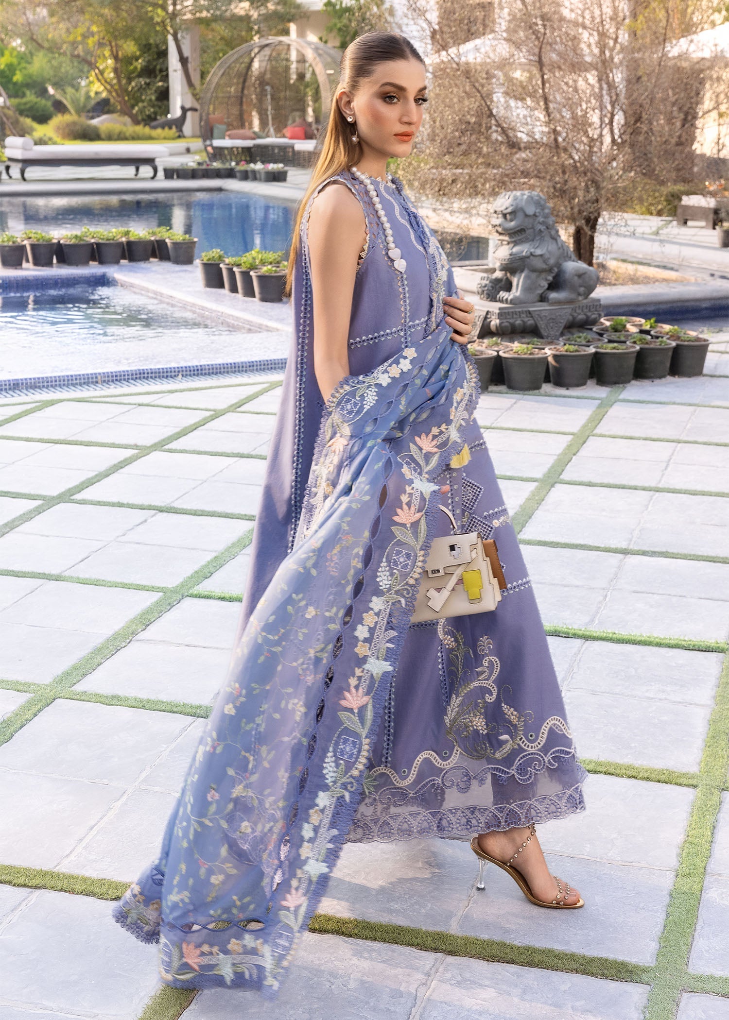 Flow Luxury Lawn – FLORAL SERENITY-D1B