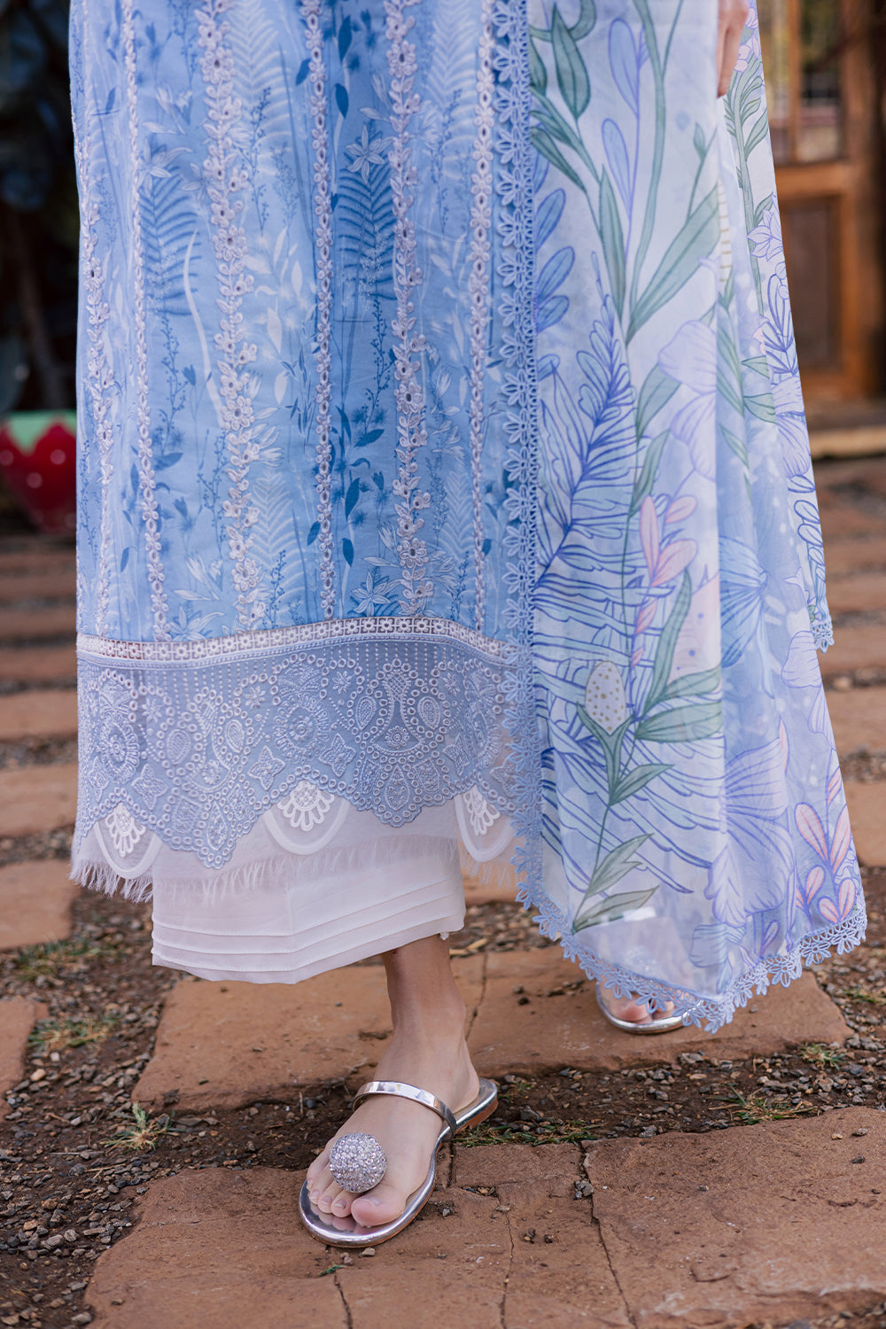 Shezlin Chikankari Eid Edit Lawn – SEREEN (AV-05)