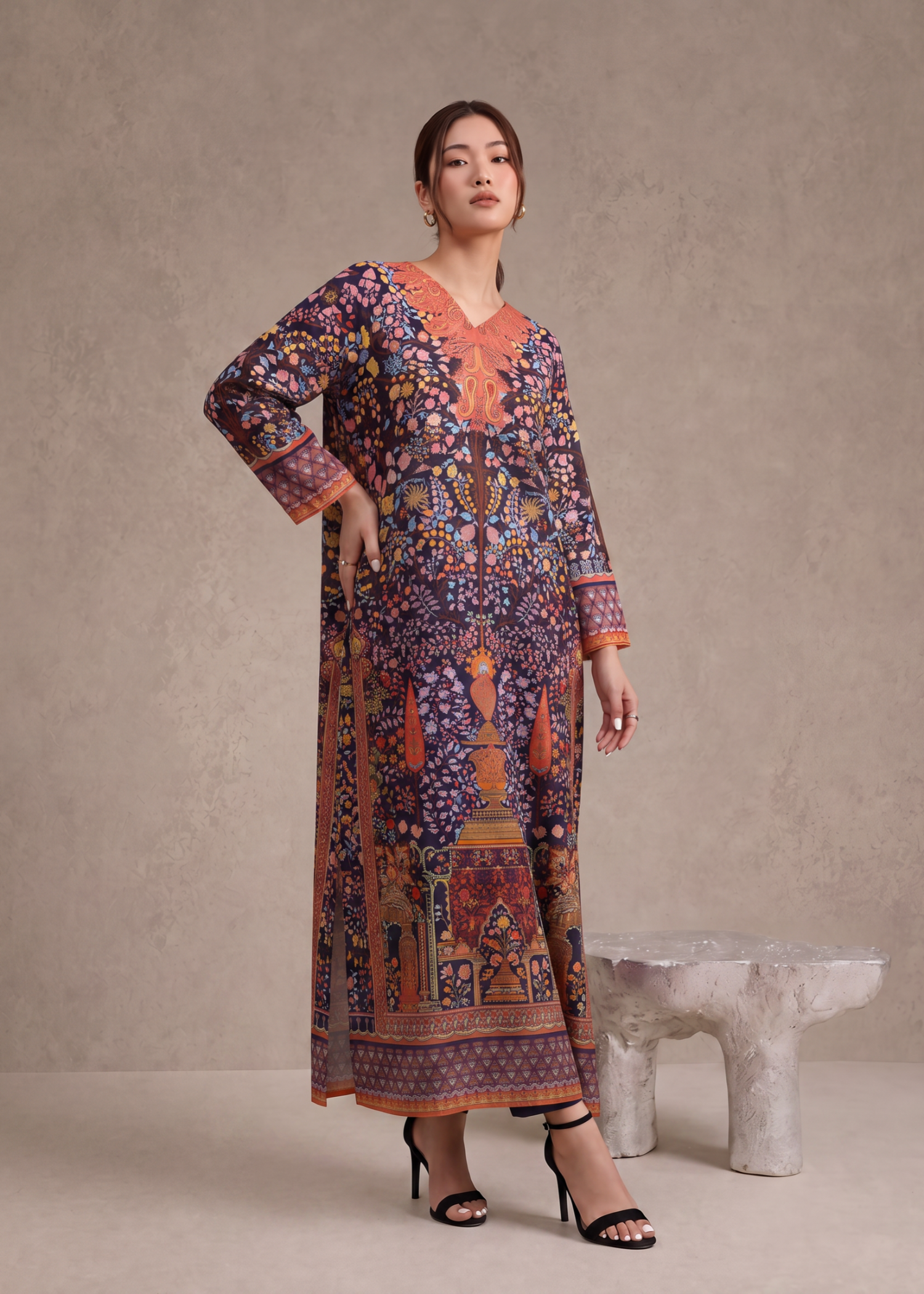 polyester crepe Kaftan in Black