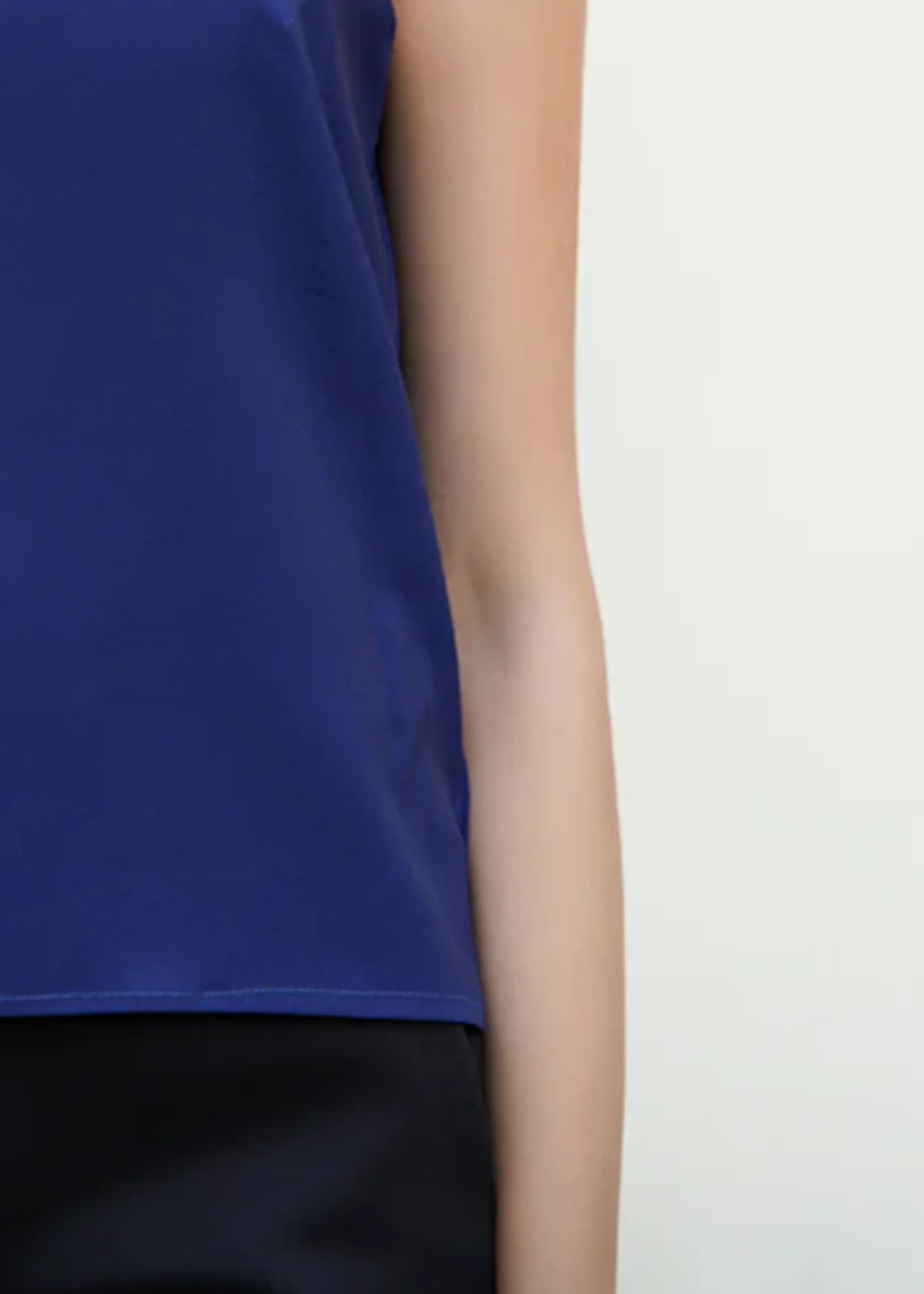 crepe Tank Top in Navy blue