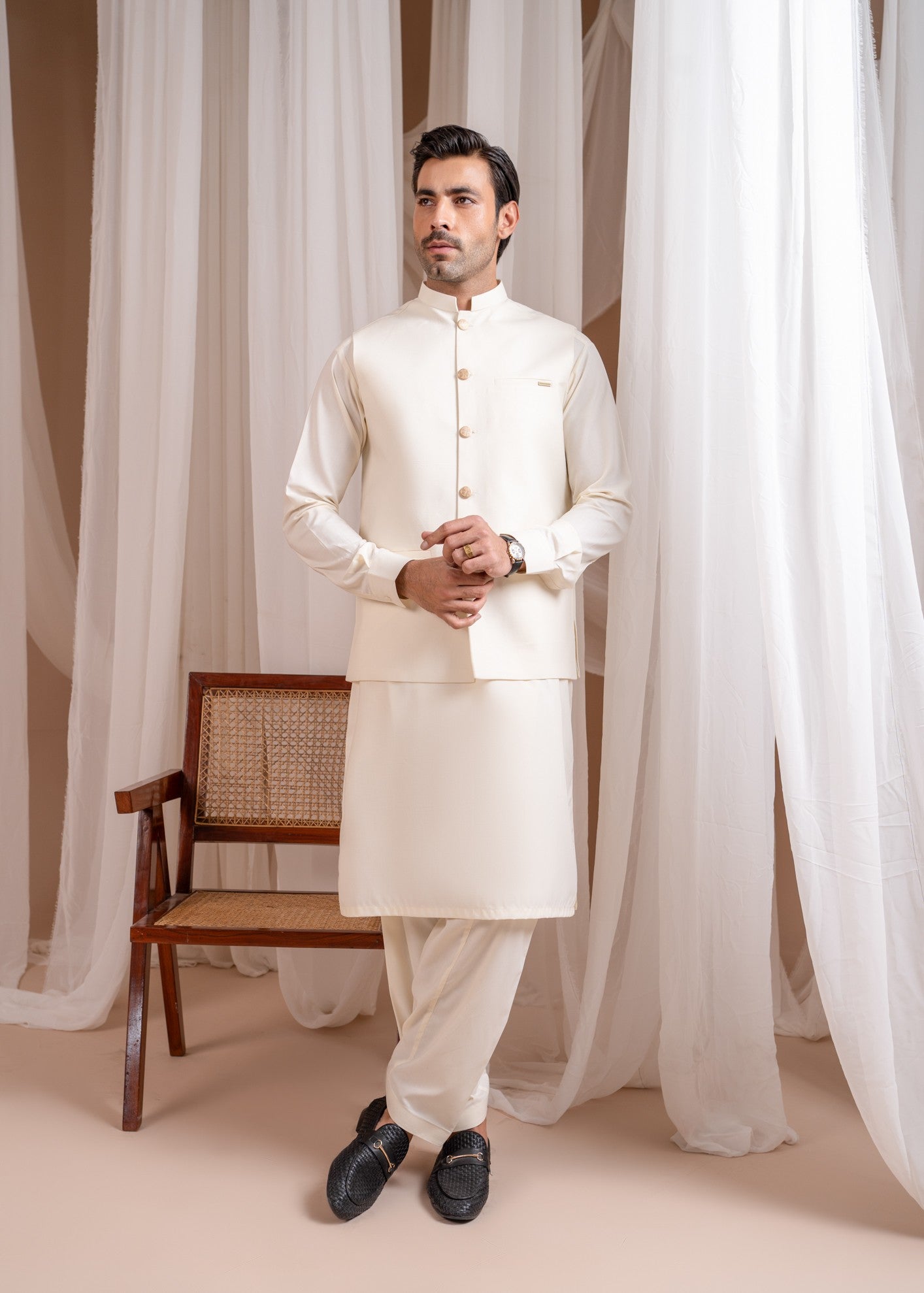 wash & wear Waistcoat in Cream by Muraqsh