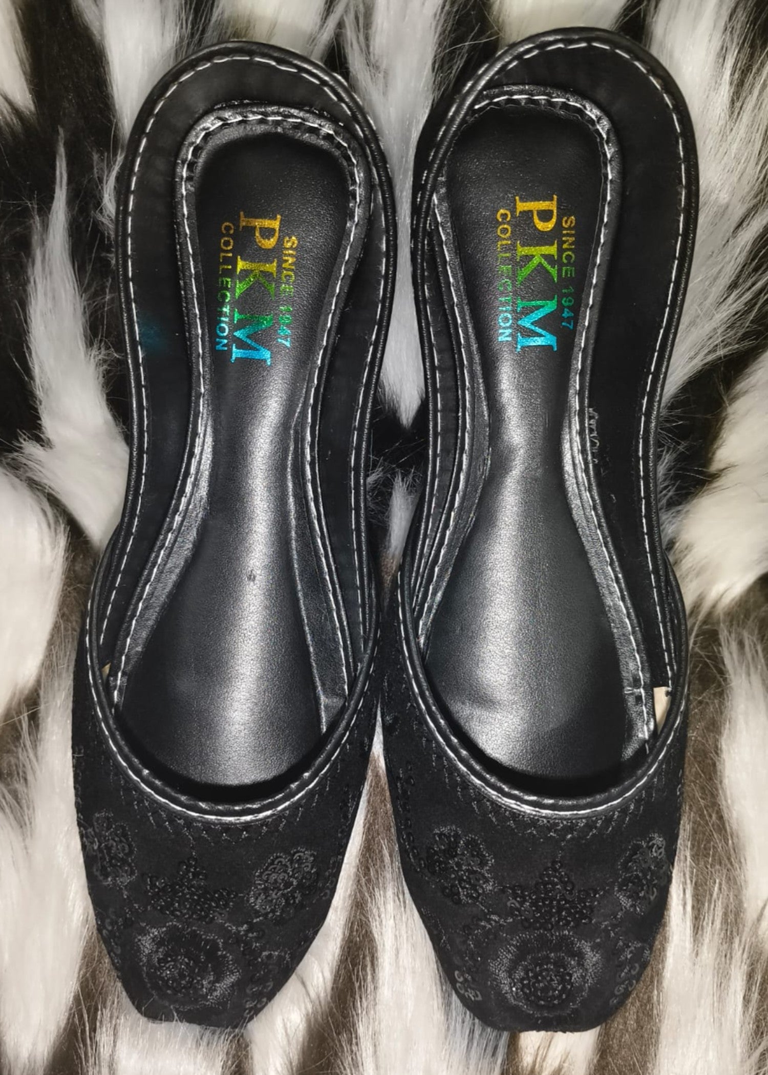 Khussa in Black by - High Quality Women Khussa ISX4046