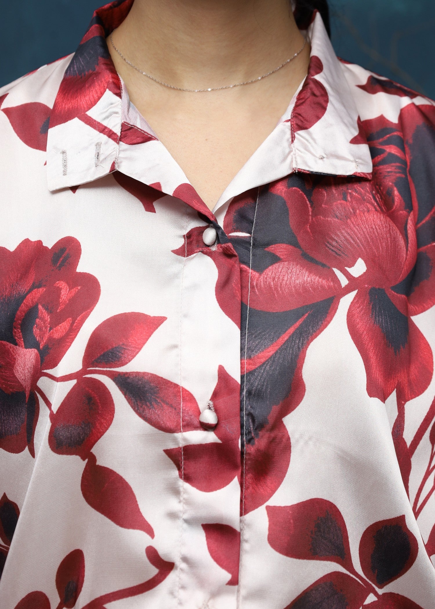 silk Top in Blood red, crimson, ivory