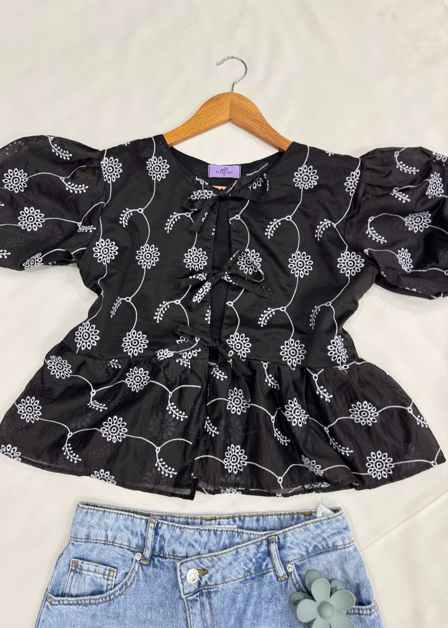 paper silk Top in Black
