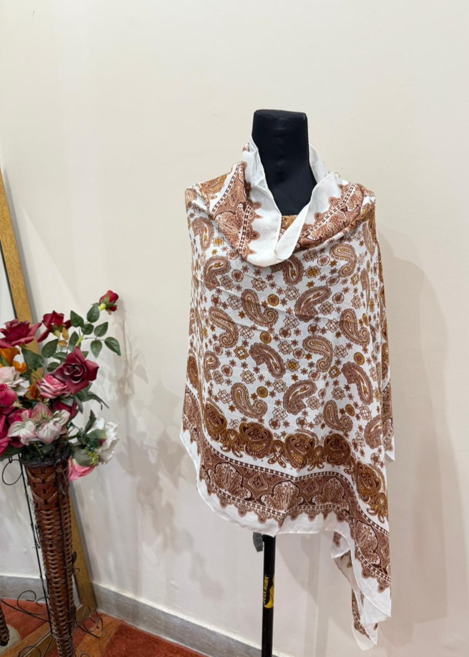 viscose Hijab in White, rustic brown