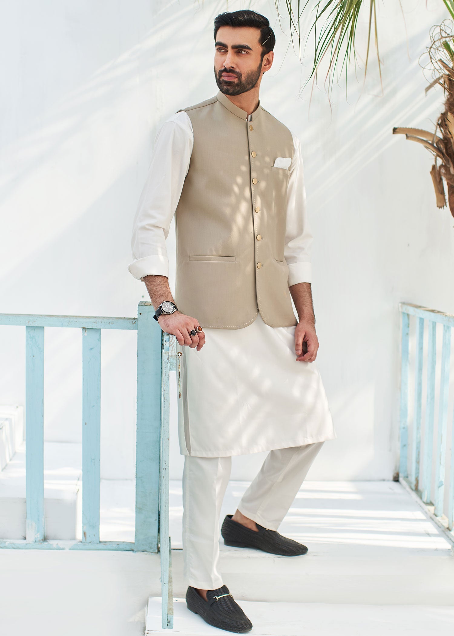 wash & wear Waistcoat in Beige