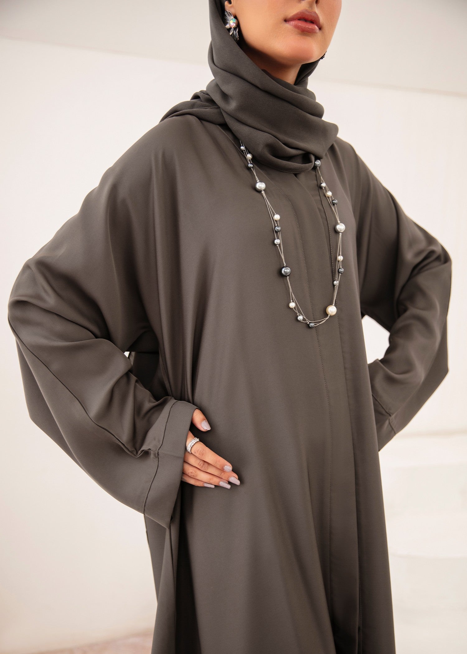 nidha Abaya in Ebony