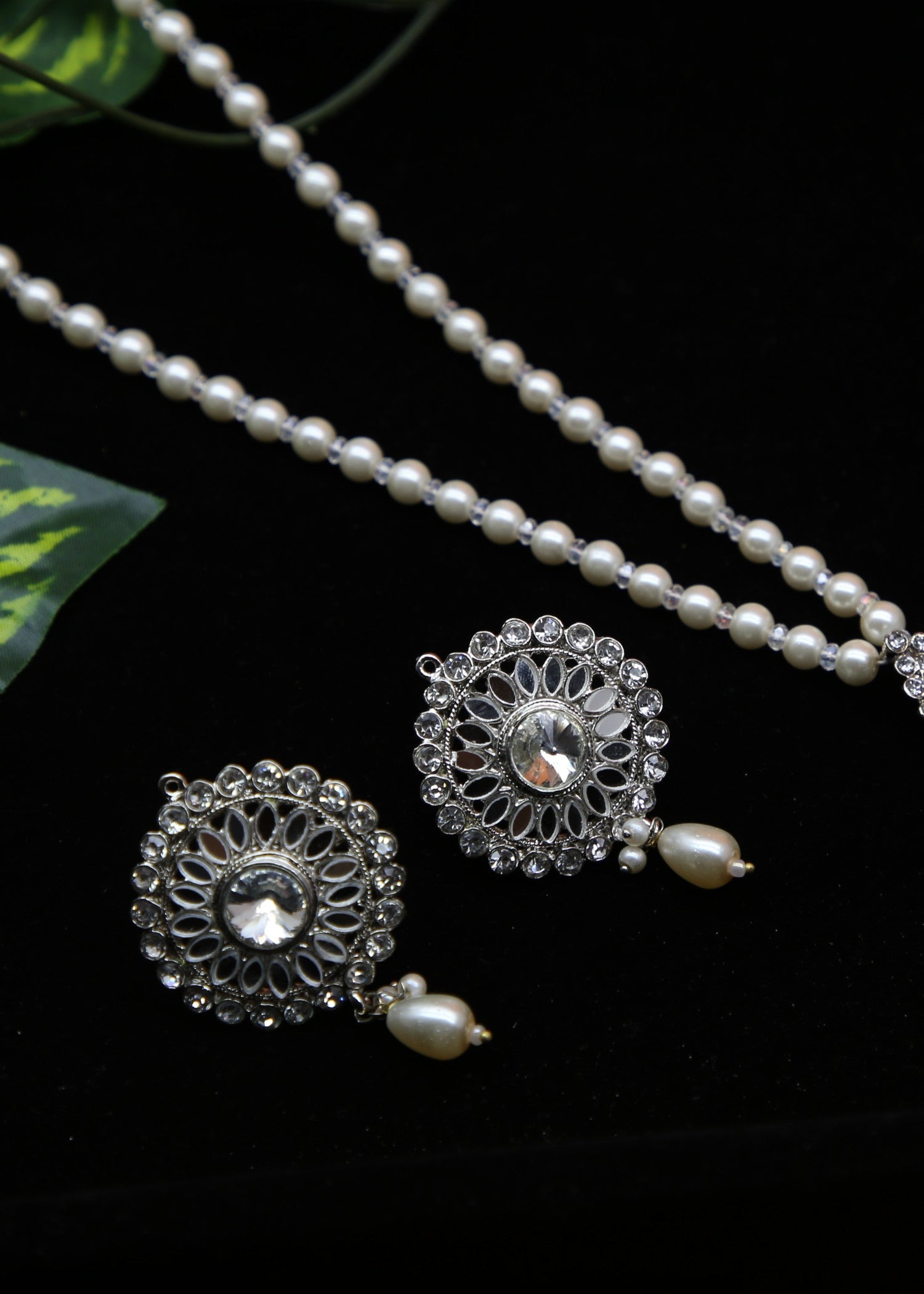 Jewelry Set in Silver Color by - Trendy Women Jewelry Set NHD0962