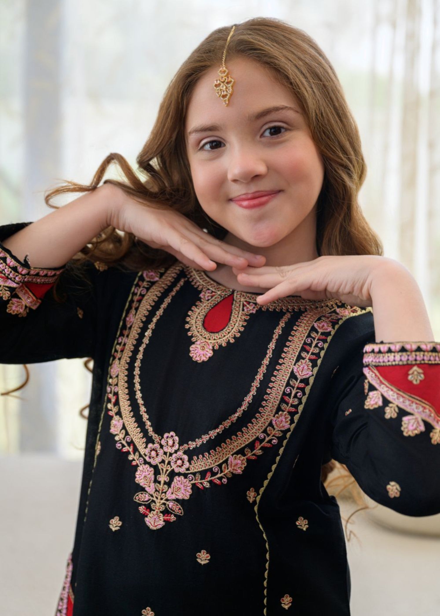 lawn Kurta Set in Black, red