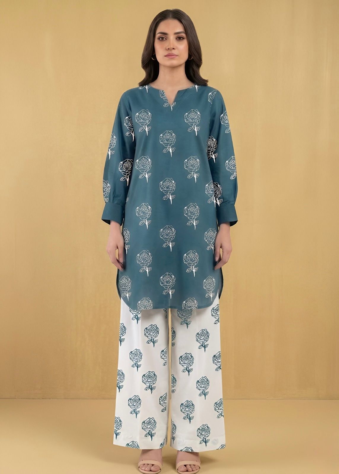 linen Kurta Set in Teal, off-white