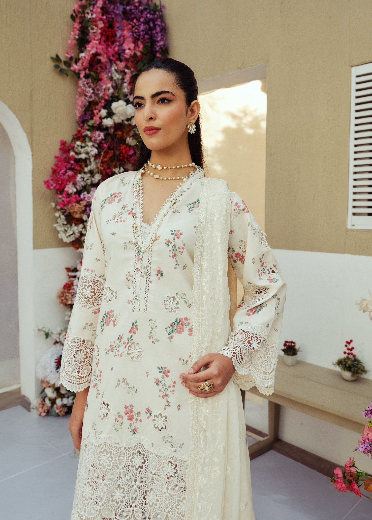 lawn Kurta Set in Baby pink, off-white