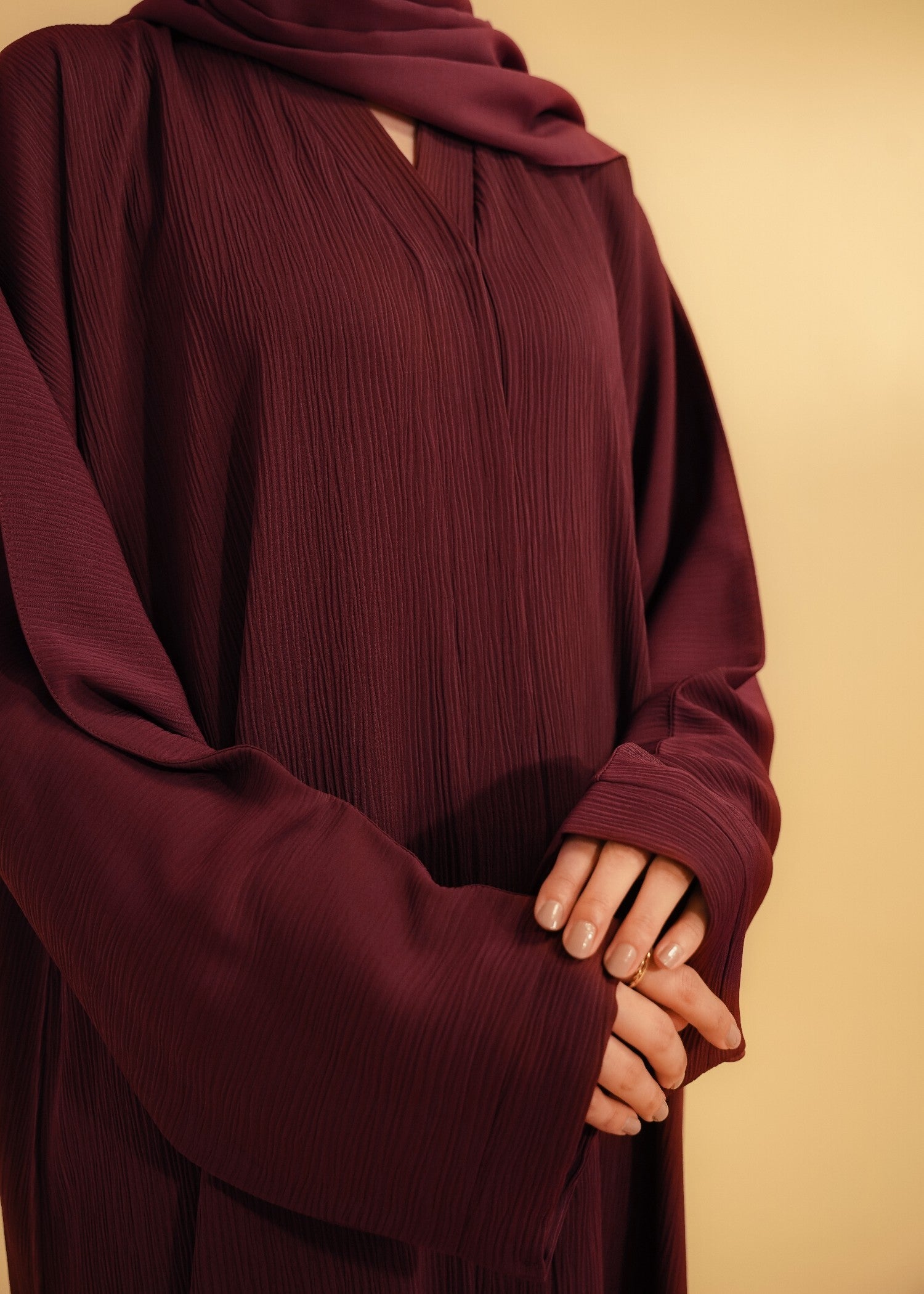 crinkle Abaya in Maroon