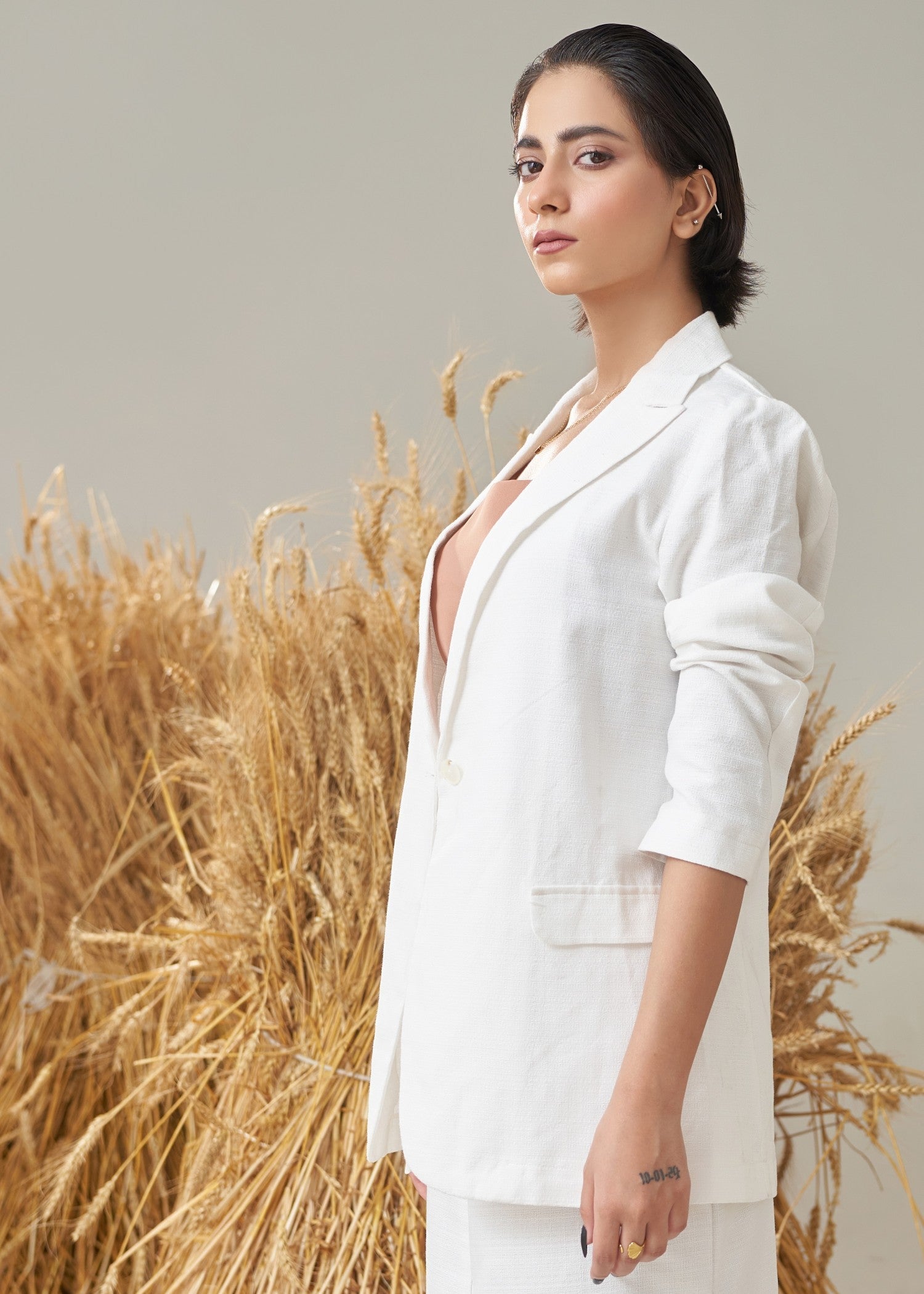 injected slub Blazer in White