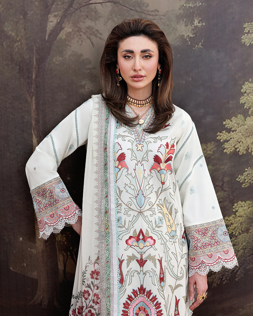 Floral Reveire Lawn – Lunar Glow
