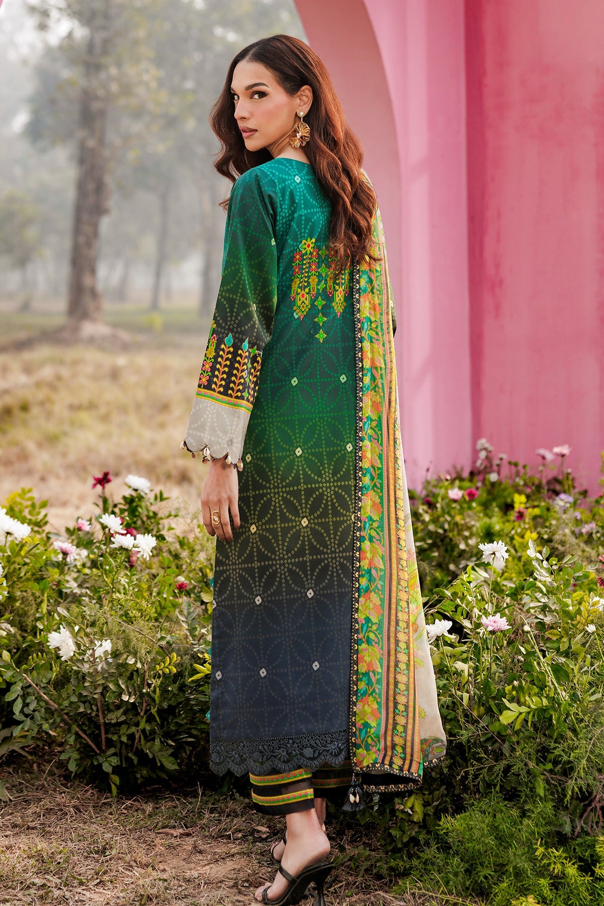 Rang-e-Bahar Lawn – CRB6-01