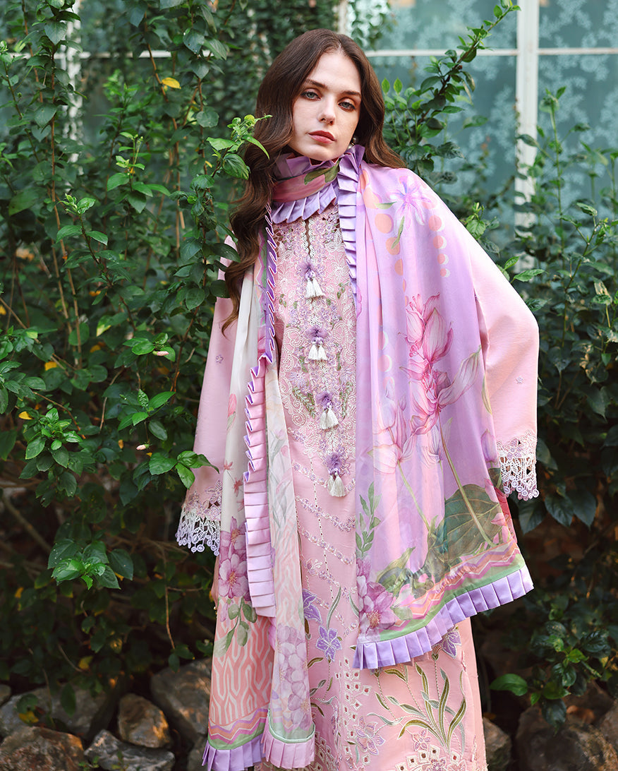 Secret Garden Lawn – Moonpetal