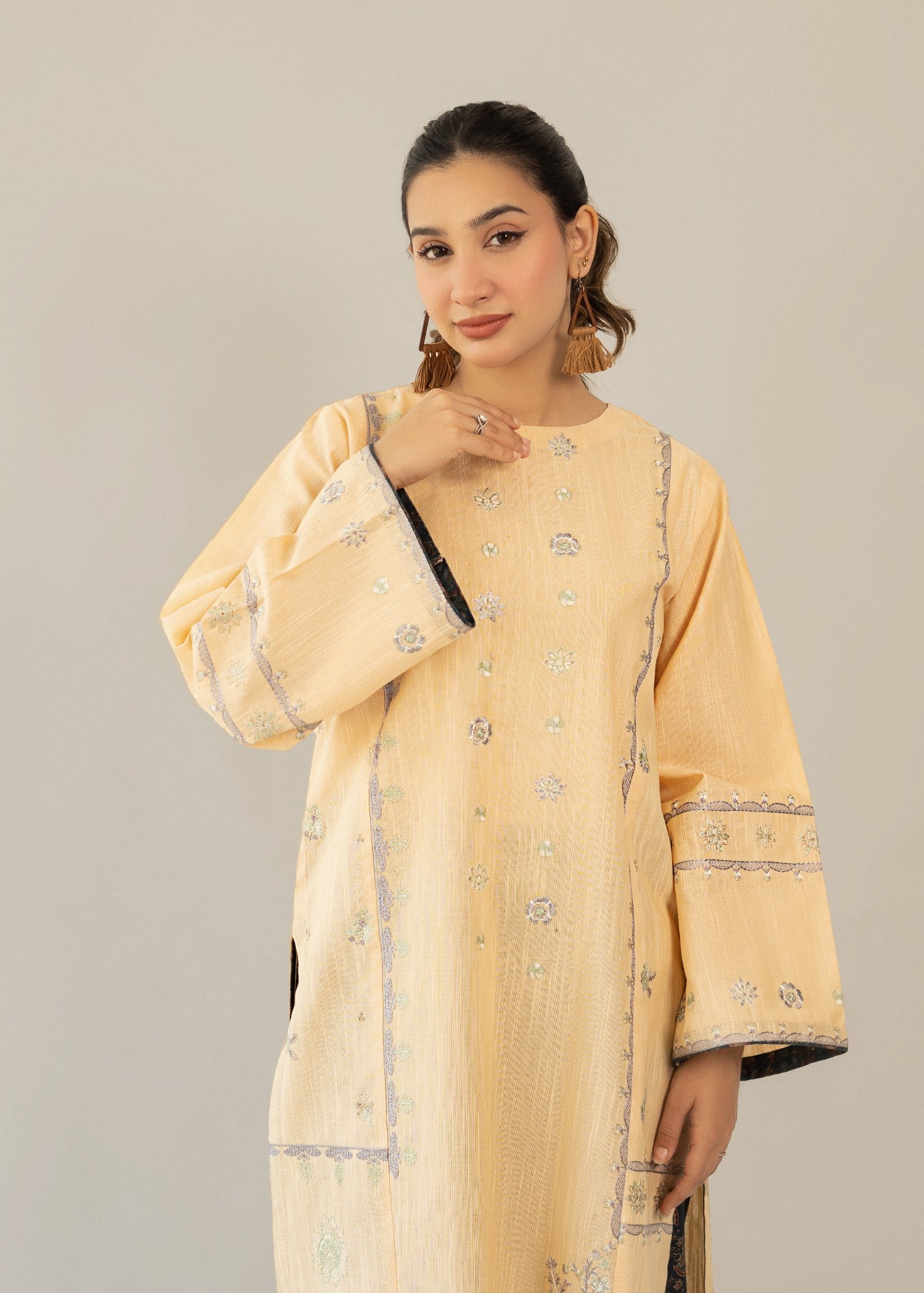 slub khaddar Kurta Set in Charcoal black, peach orange