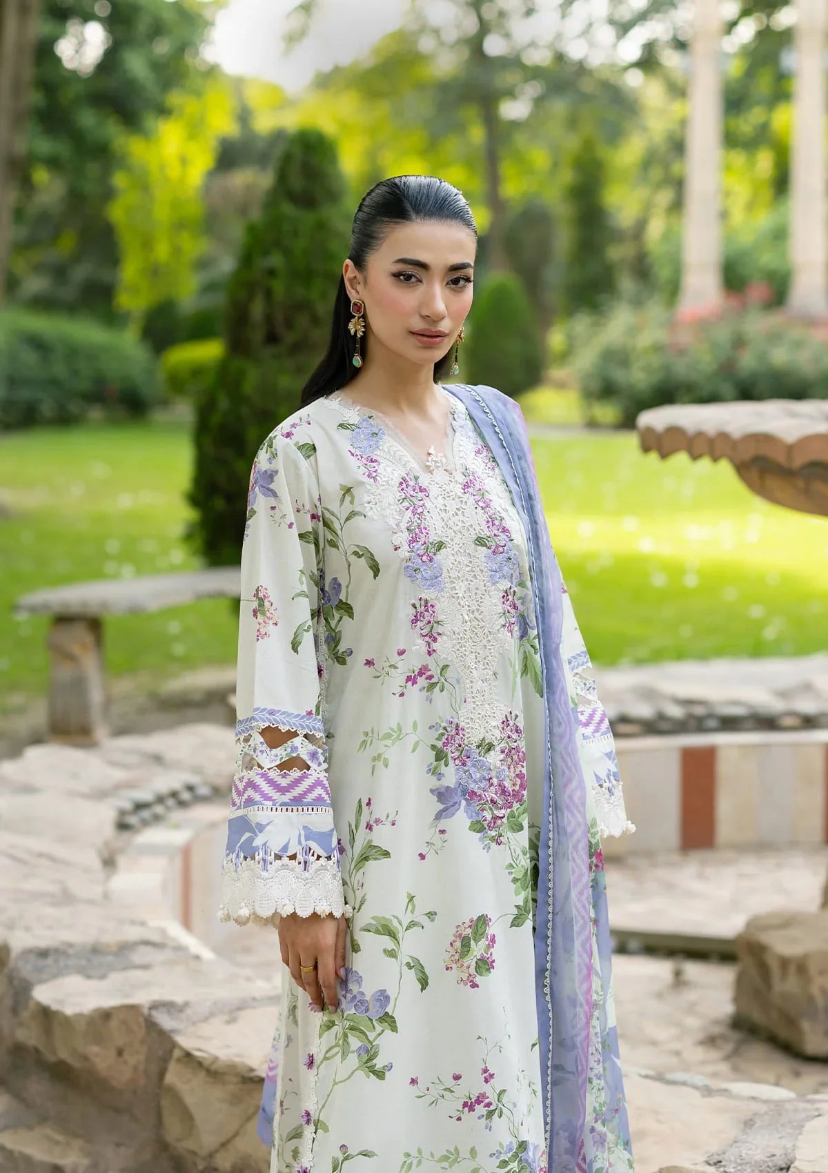 Signature Lawn Edit – 3b Katie