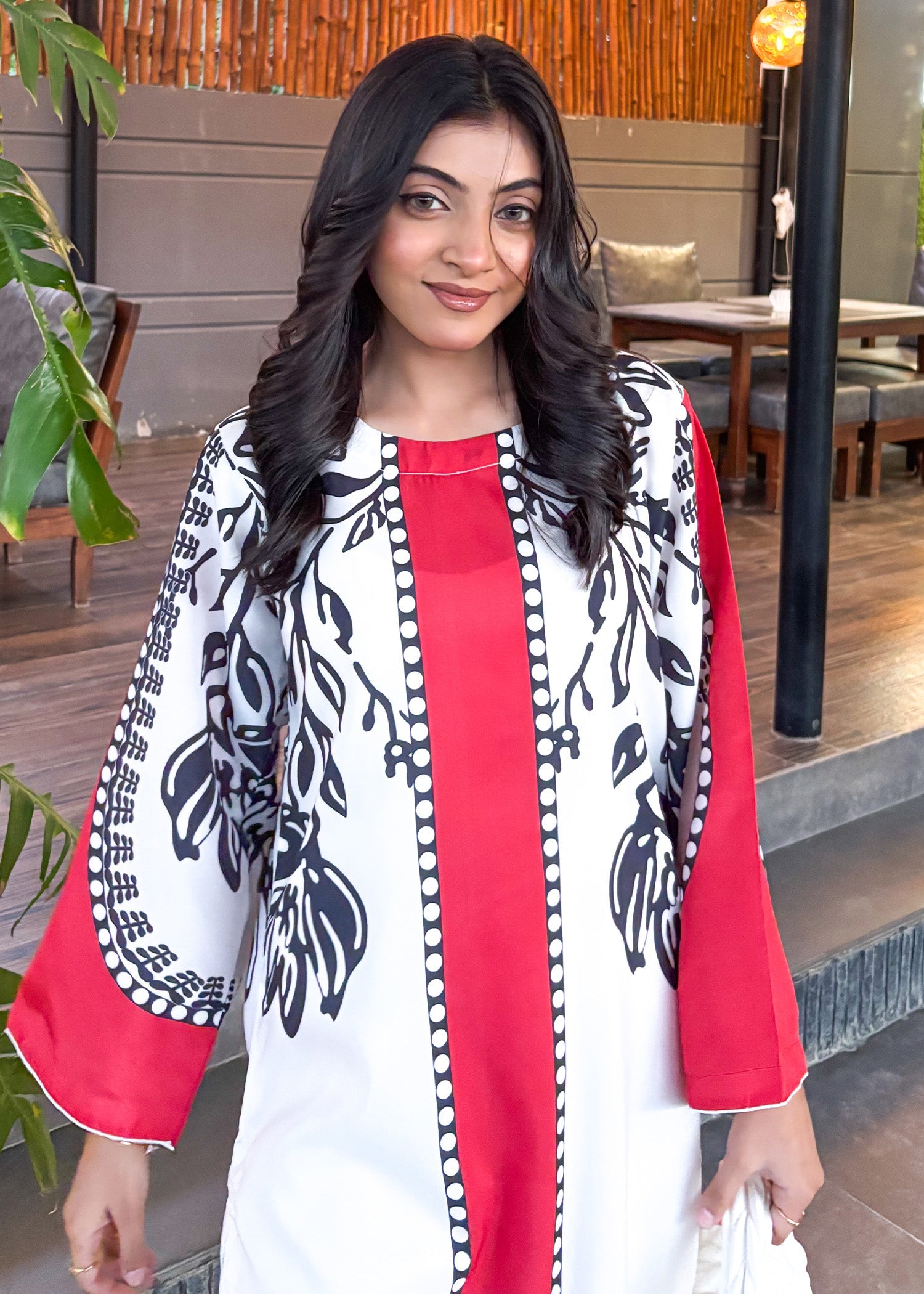 silk grip Kurta Set in White, red