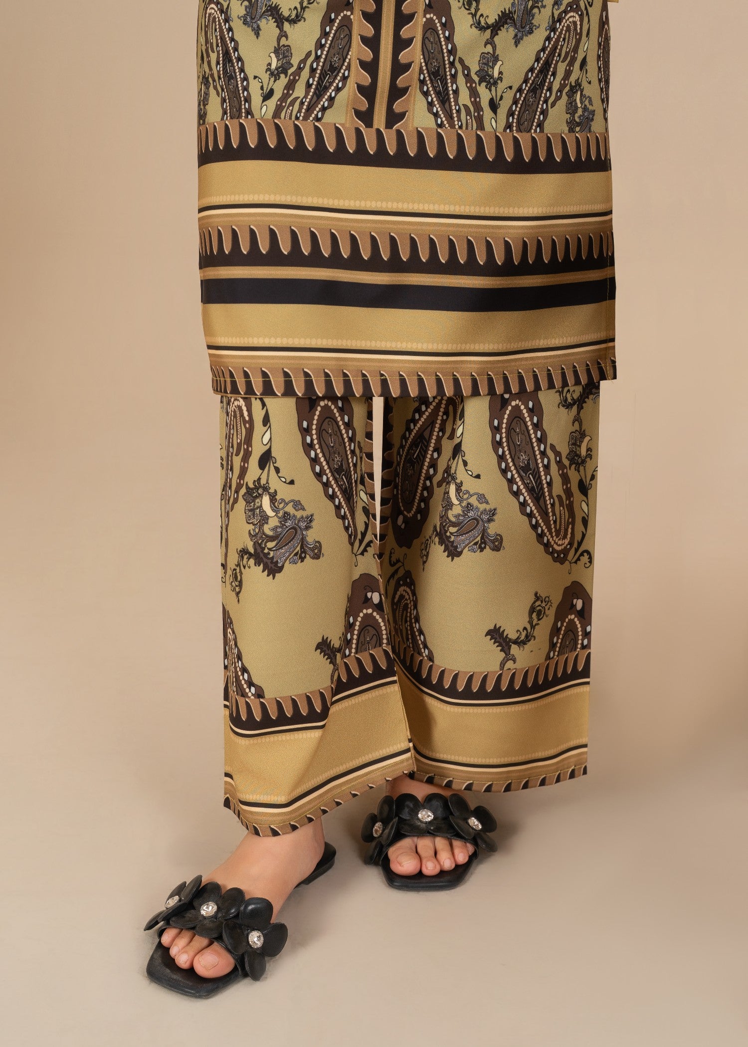 silk crepe Kurta Set in Olive green