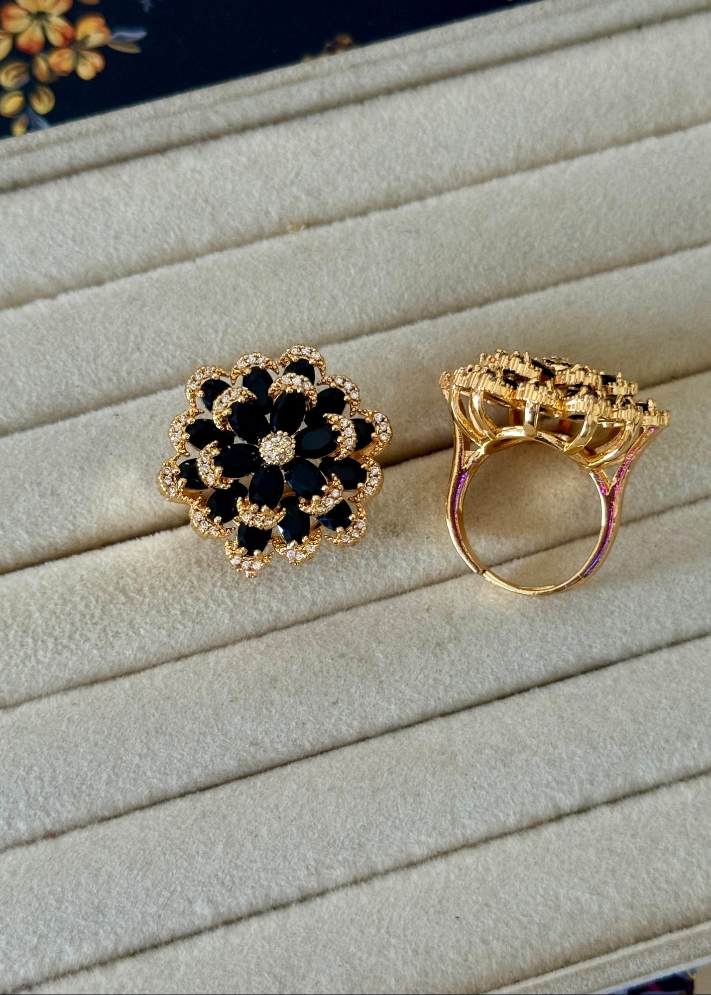 Ring in Gold, black Color by - Trendy Women Ring FMC3542