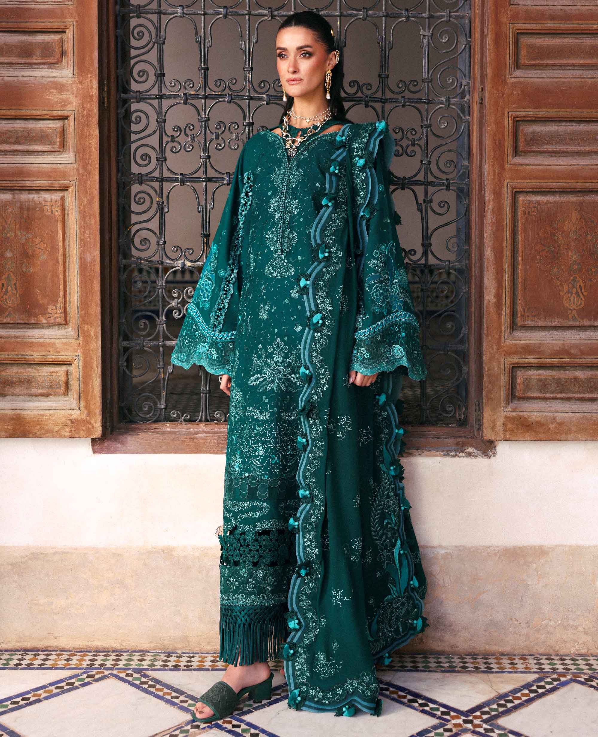 Republic Reine Eid Luxury Lawn – Luna
