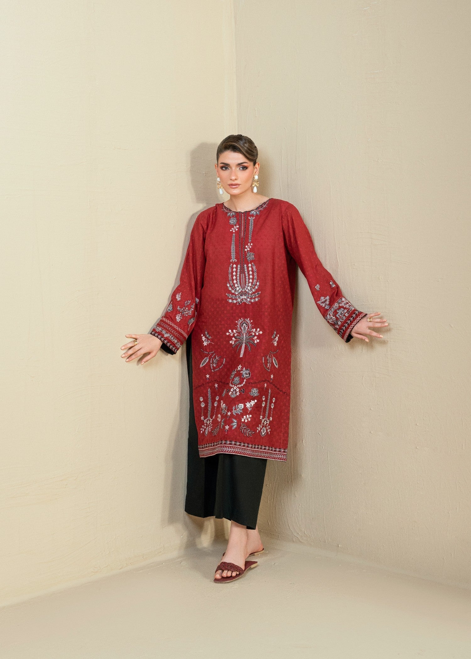 brochea jacquard Kurta Set in Red