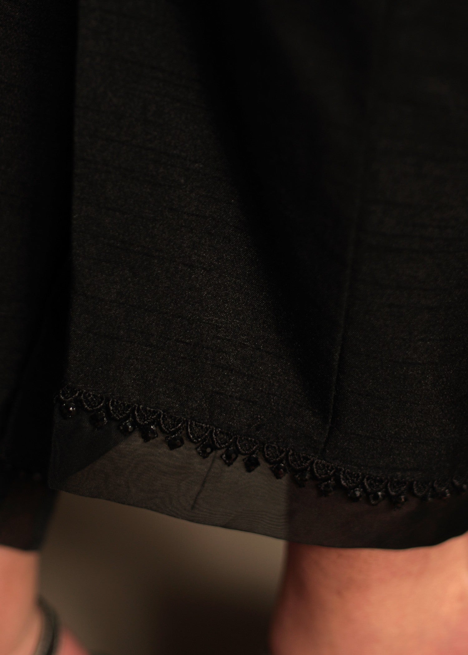 raw silk Trousers in Black