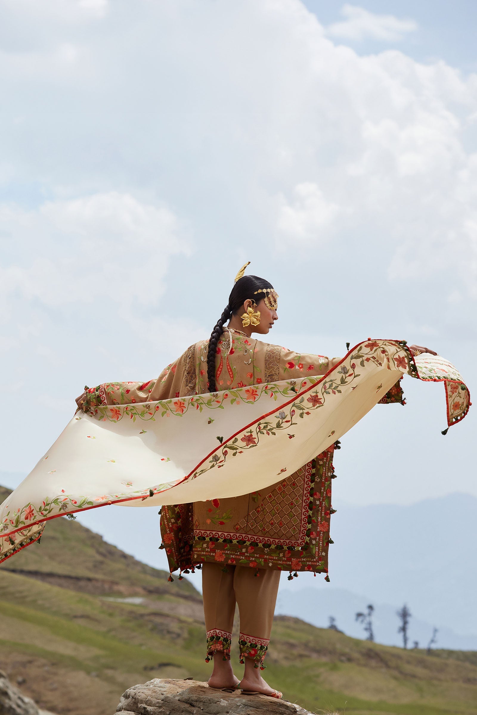 Kashmee Luxury Eid Lawn – DEODAR (EL26-12 B)