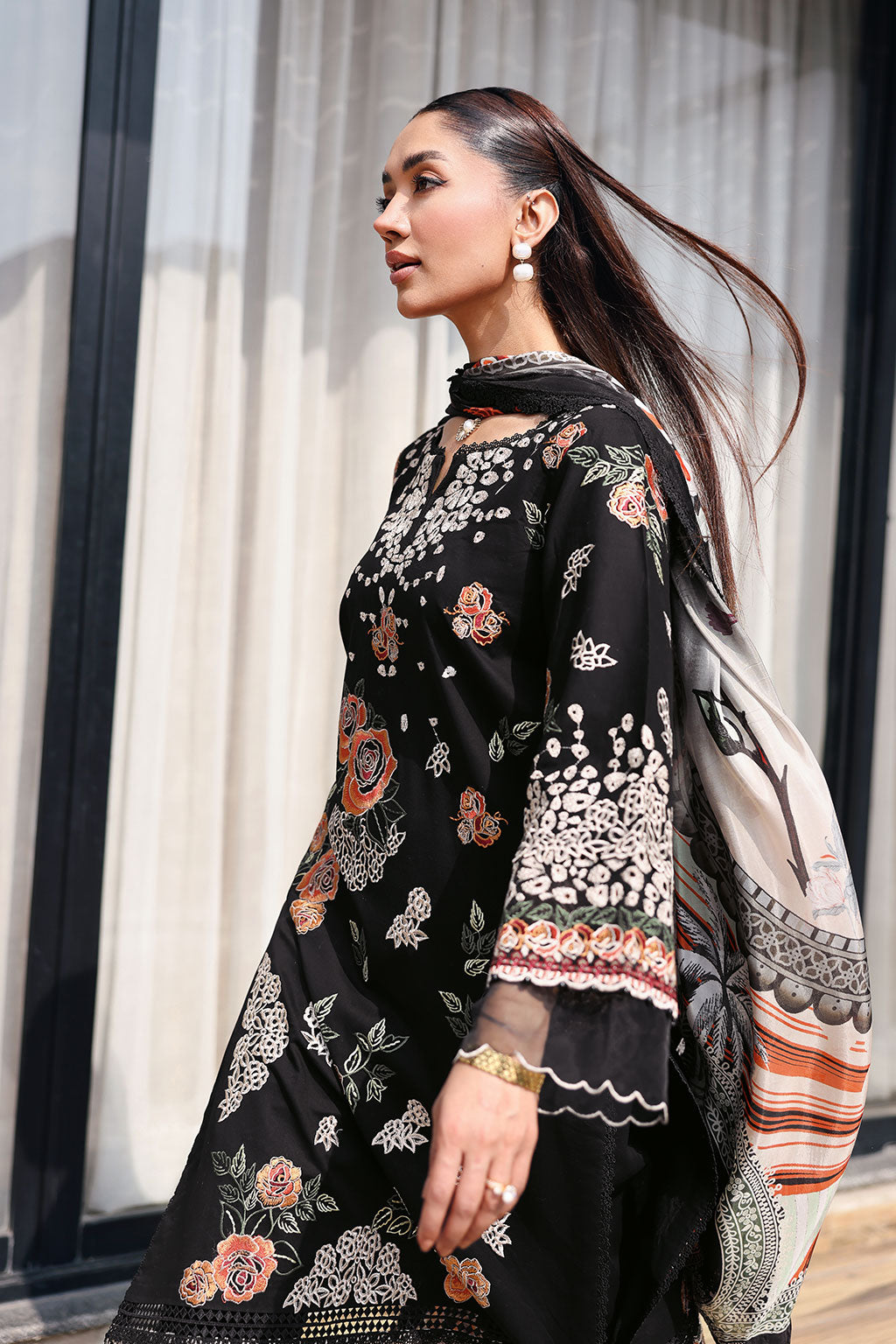 Andaaz Luxury Lawn – Z-1403