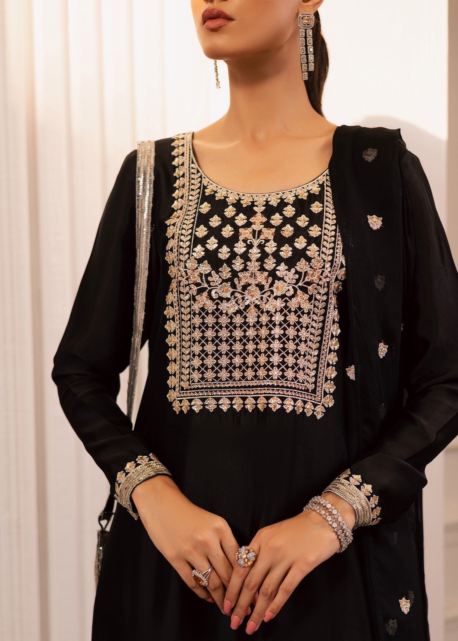 thai silk Kaftan in Black
