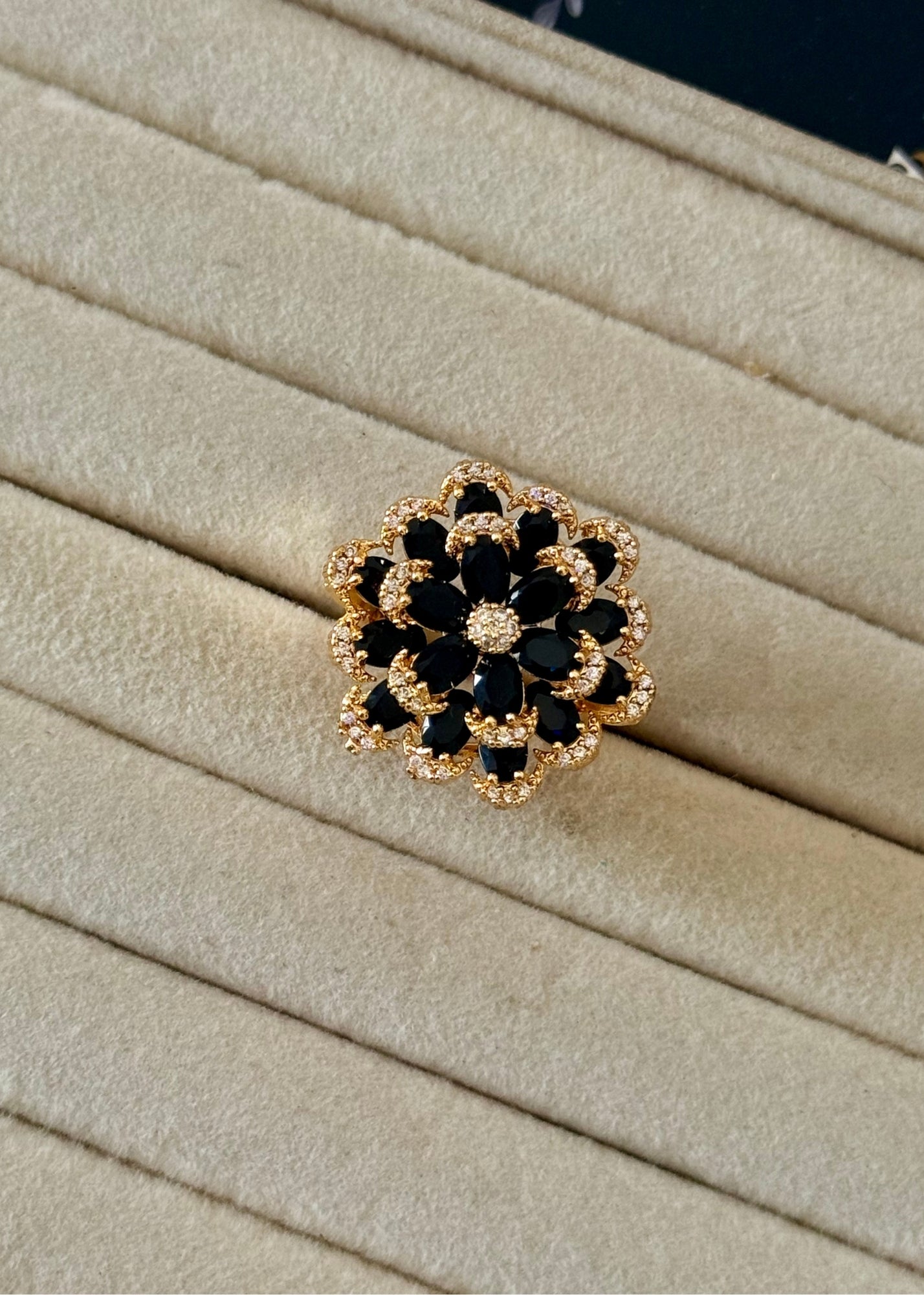 Ring in Gold, black Color by - Trendy Women Ring FMC3542