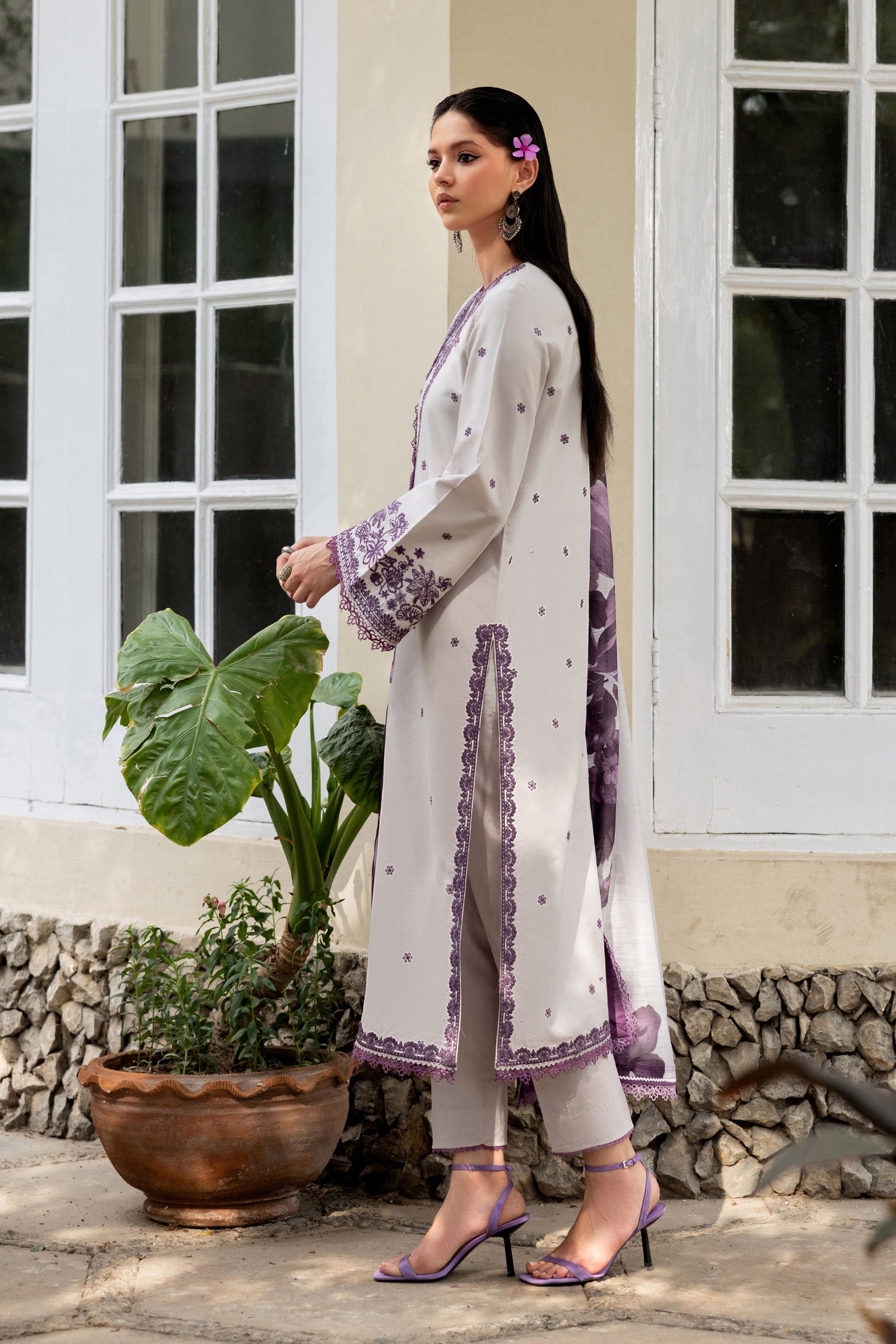 Summer Lawn – Gianna