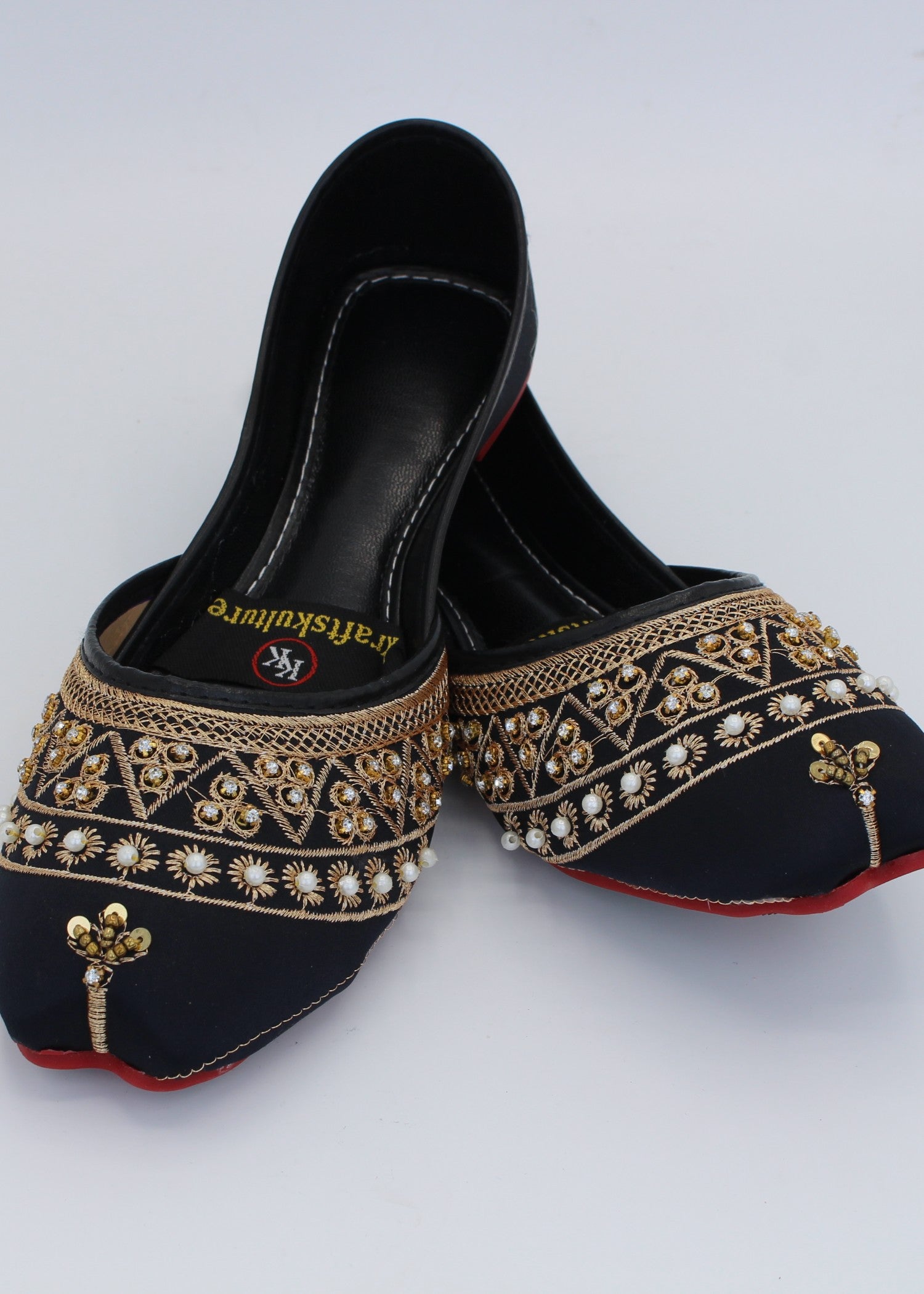 Khussa in Black, gold by - High Quality Women Khussa SMP3105