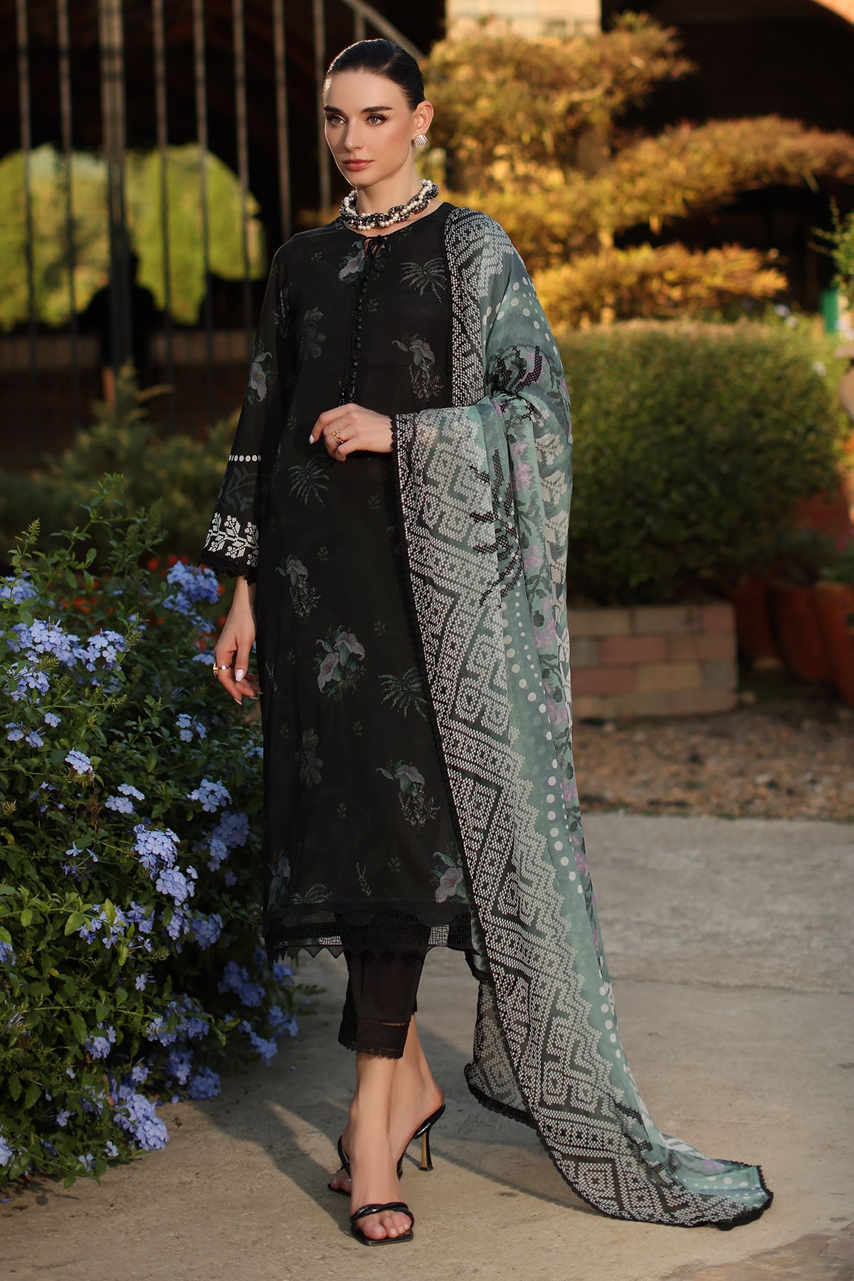 Signature Lawn Prints – SP-198