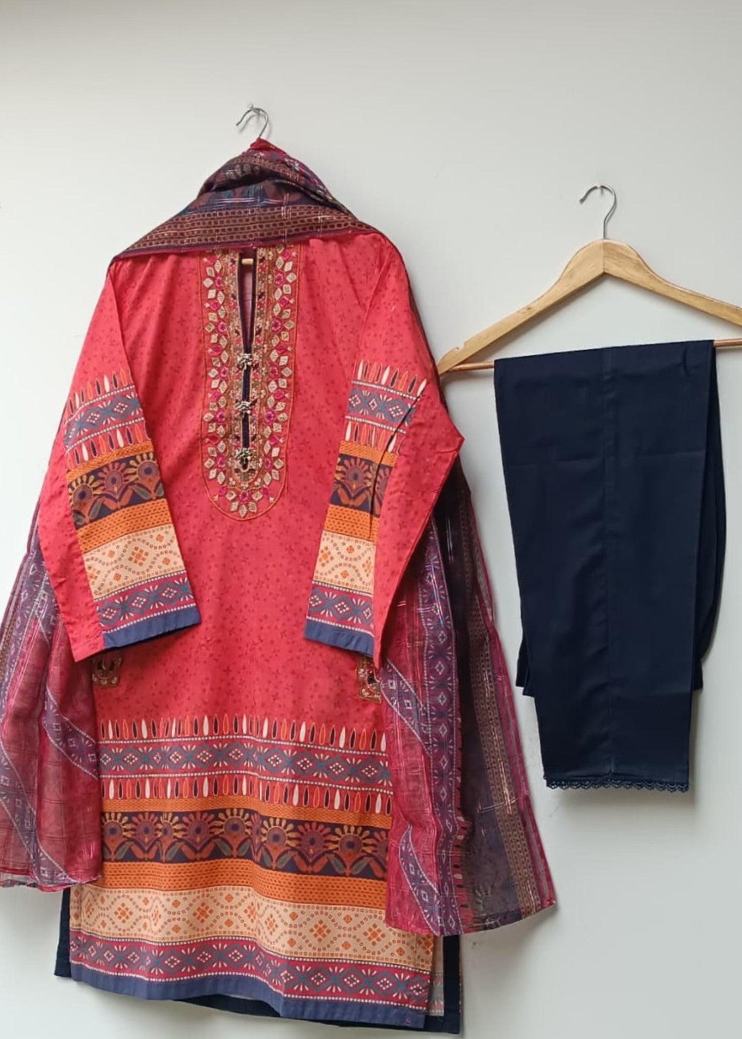 lawn Kurta Set in Strawberry pink