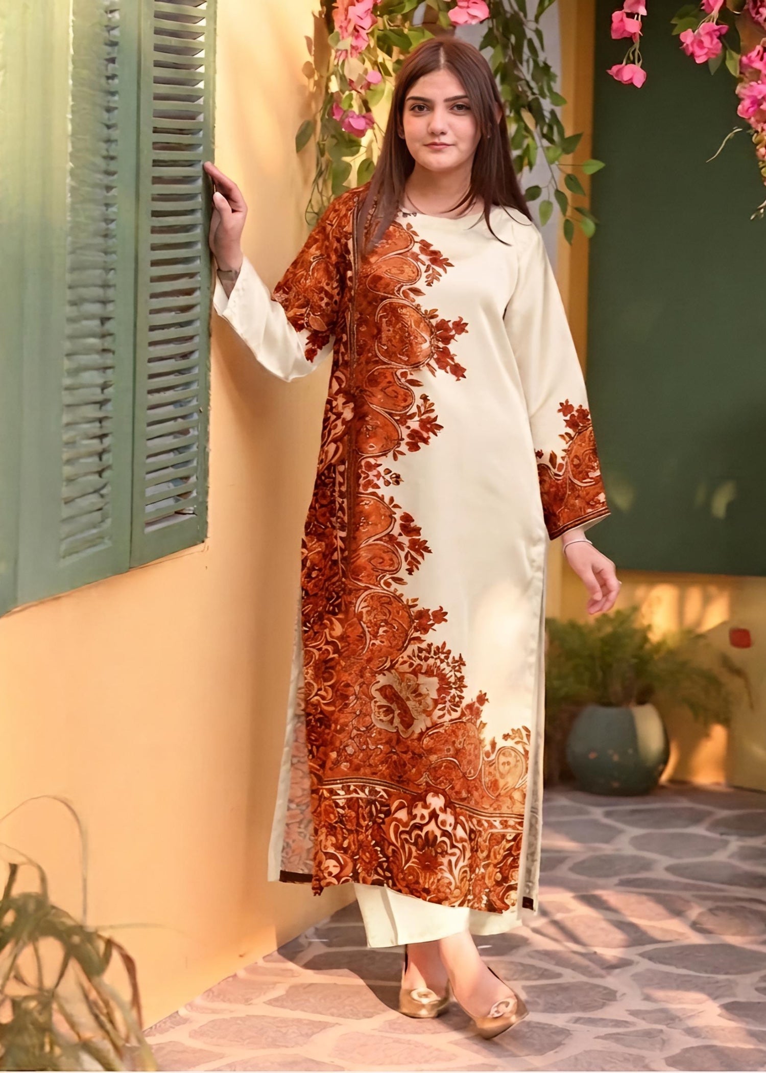 charmuse/shamooz Kurta Set in Off-white, rust orange