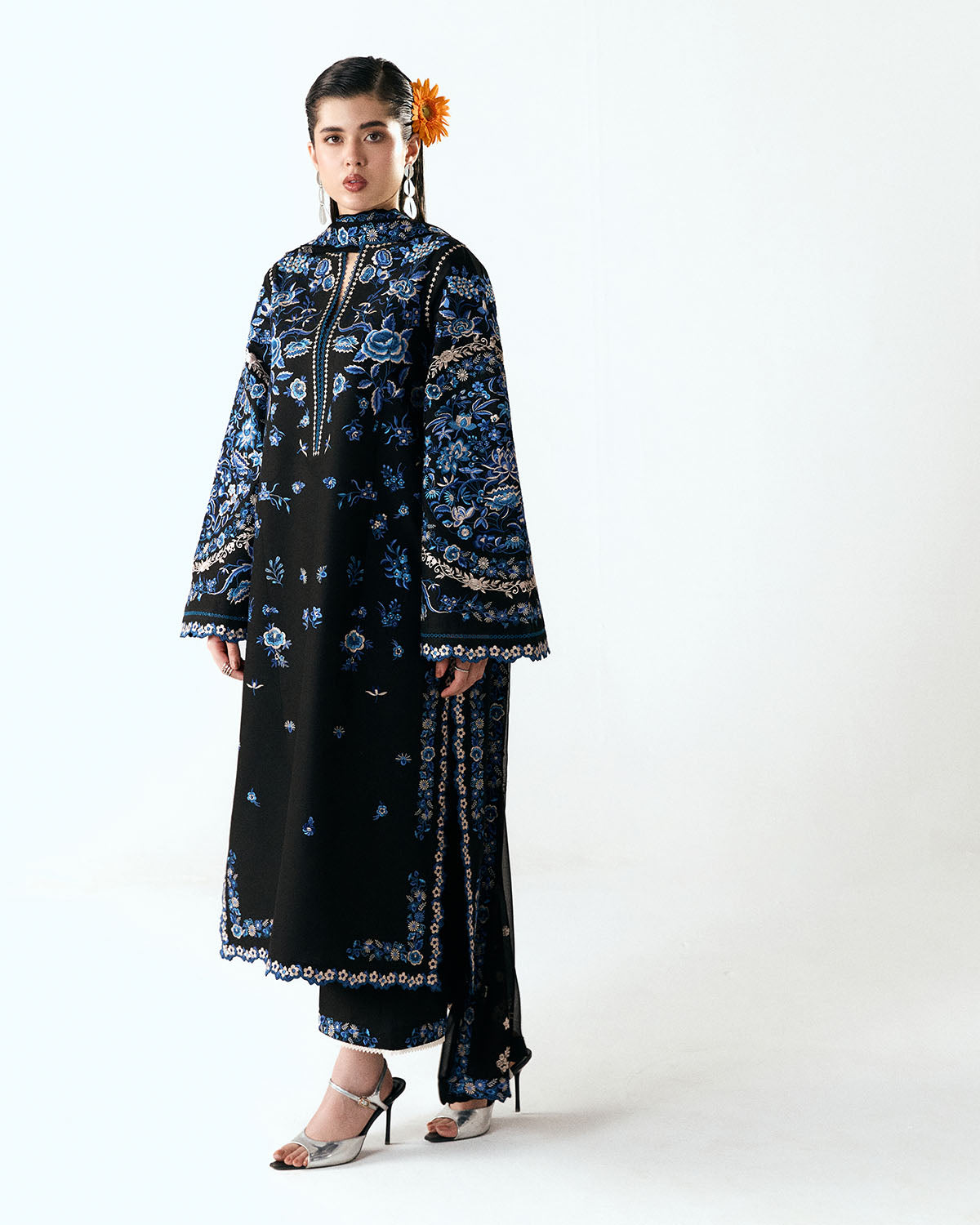 Jugnu Luxury Lawn Edit – Ari