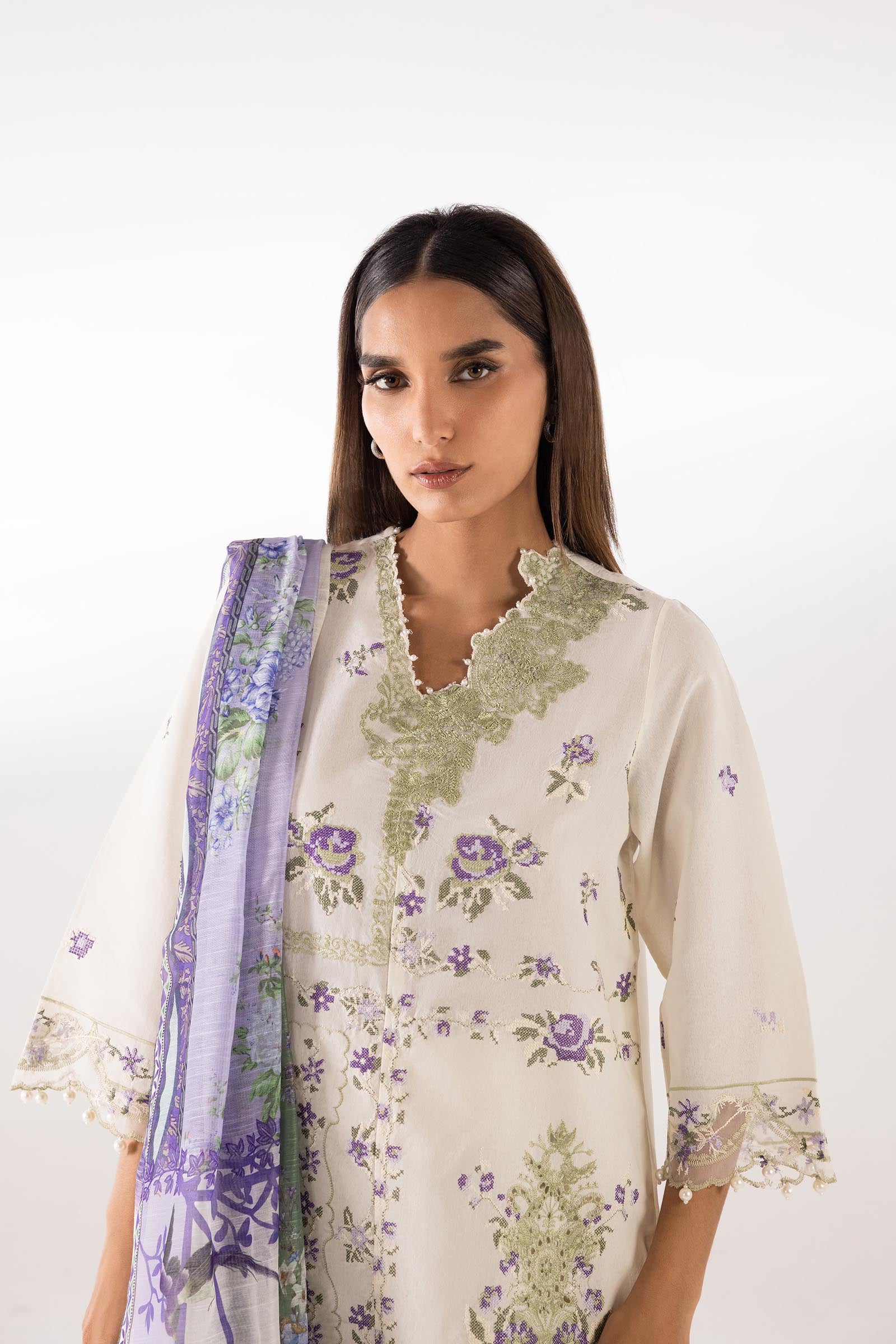 lawn Kurta Set in Off-white